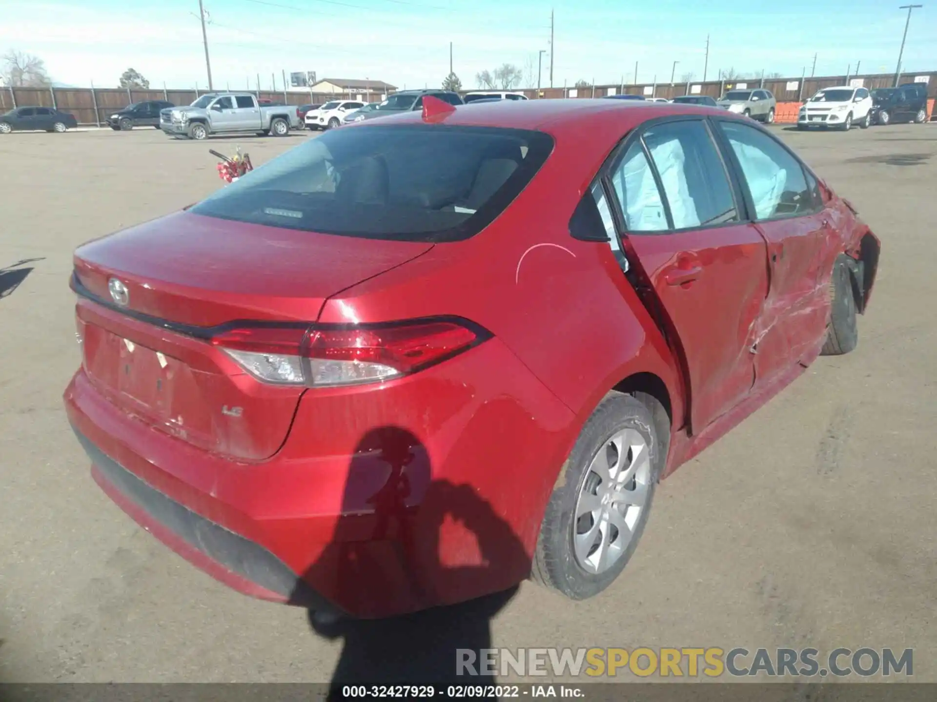 4 Photograph of a damaged car 5YFEPRAE4LP116358 TOYOTA COROLLA 2020