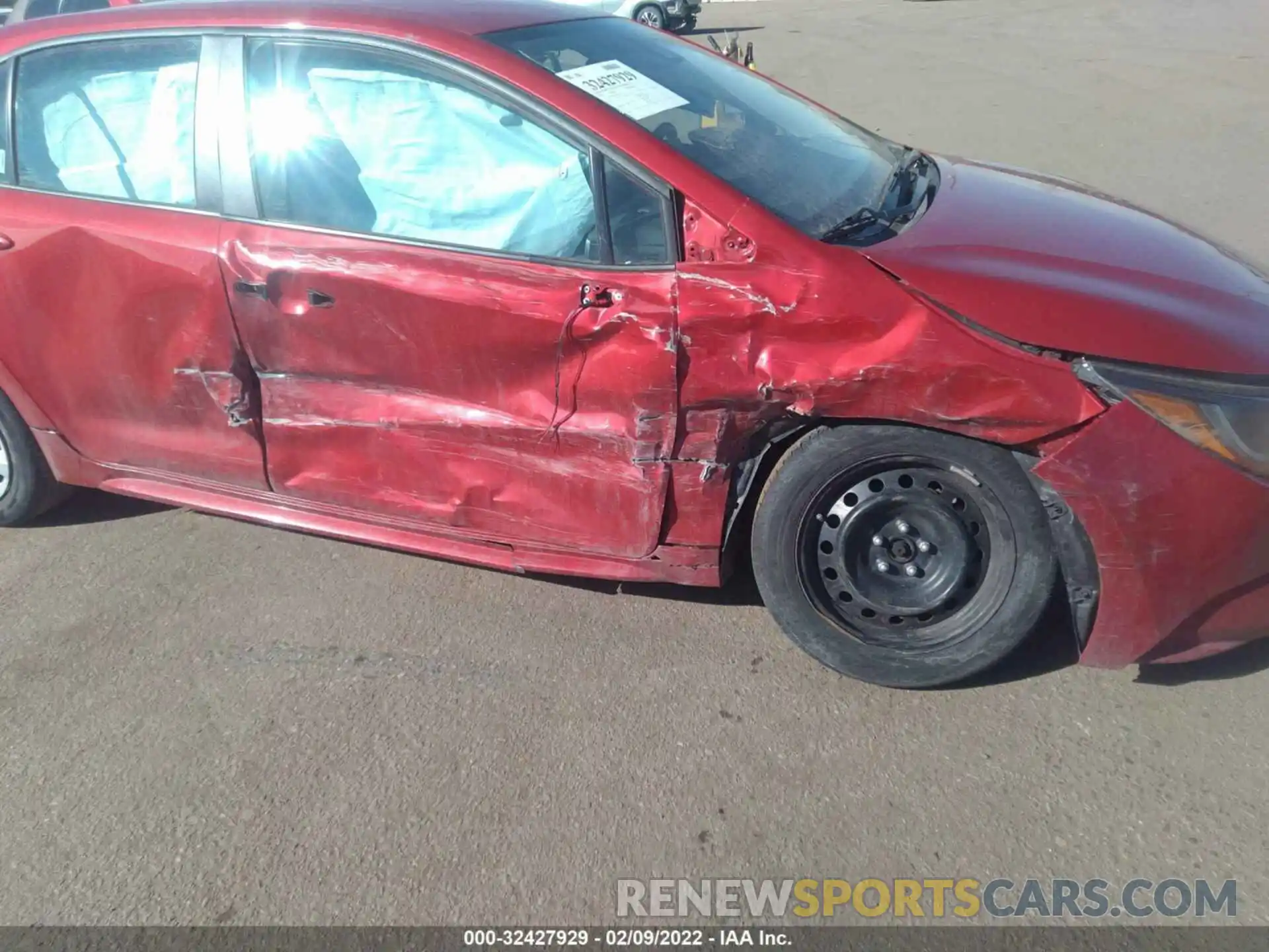 6 Photograph of a damaged car 5YFEPRAE4LP116358 TOYOTA COROLLA 2020