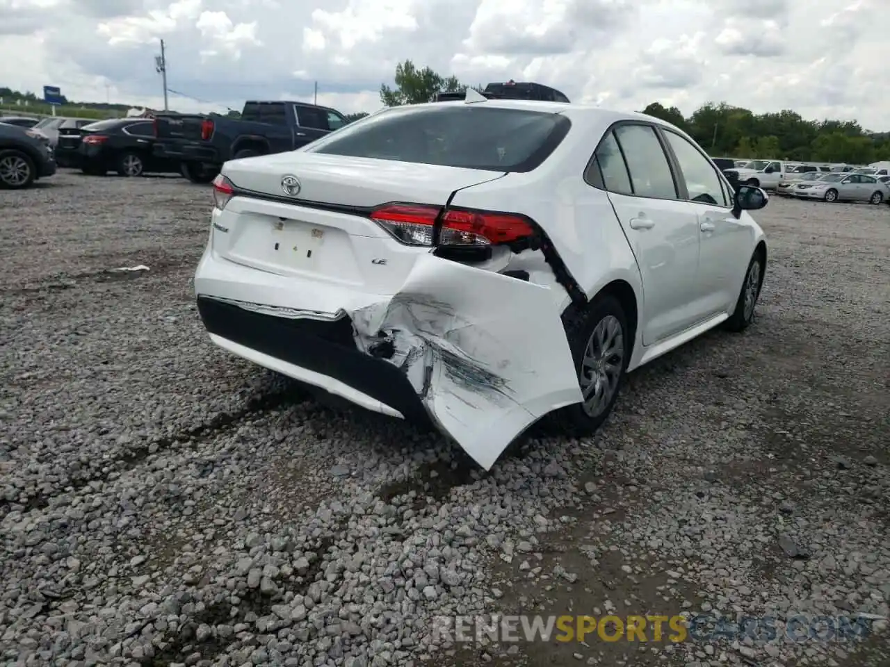 4 Photograph of a damaged car 5YFEPRAE4LP116649 TOYOTA COROLLA 2020