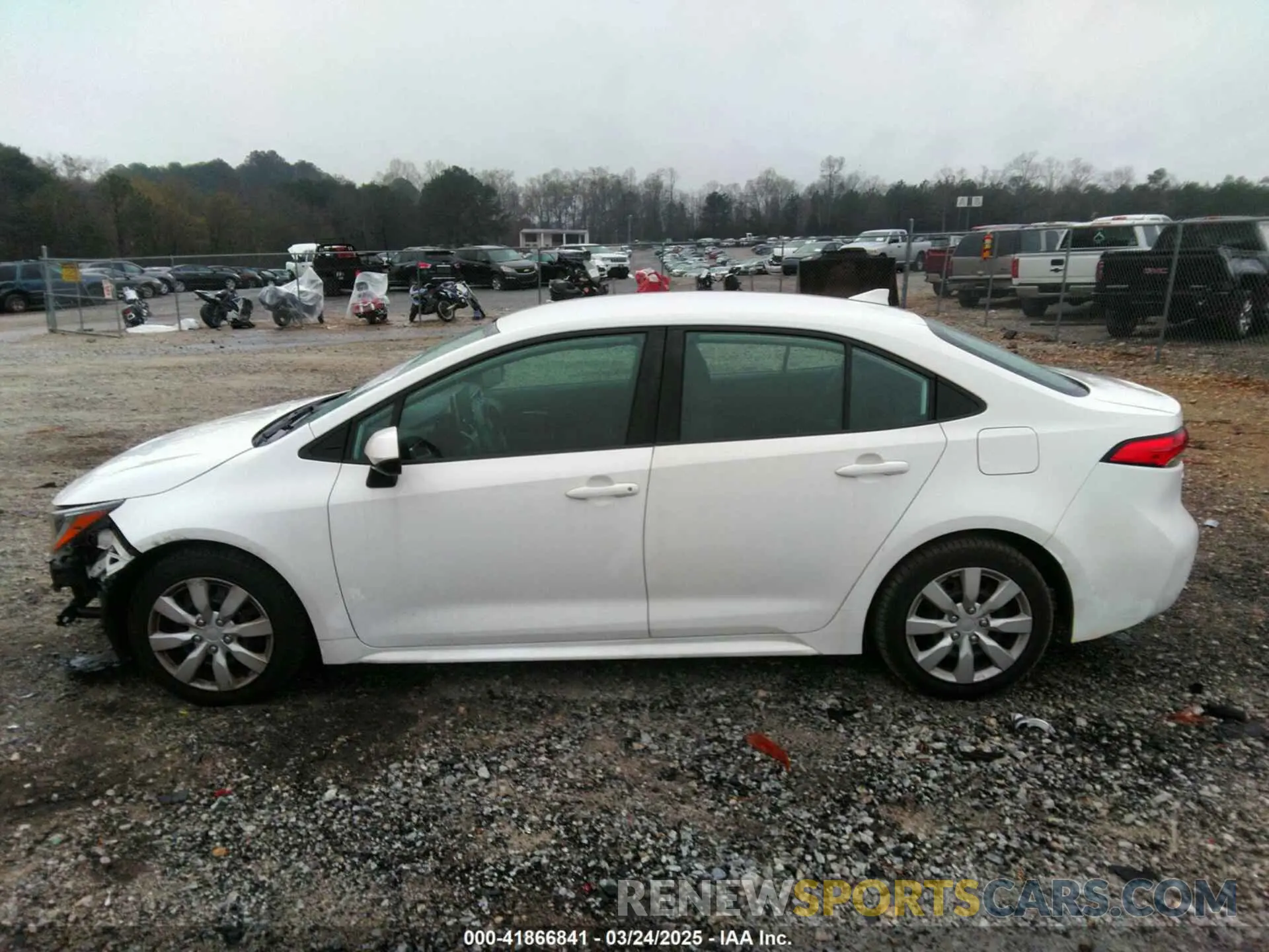 15 Photograph of a damaged car 5YFEPRAE4LP120653 TOYOTA COROLLA 2020