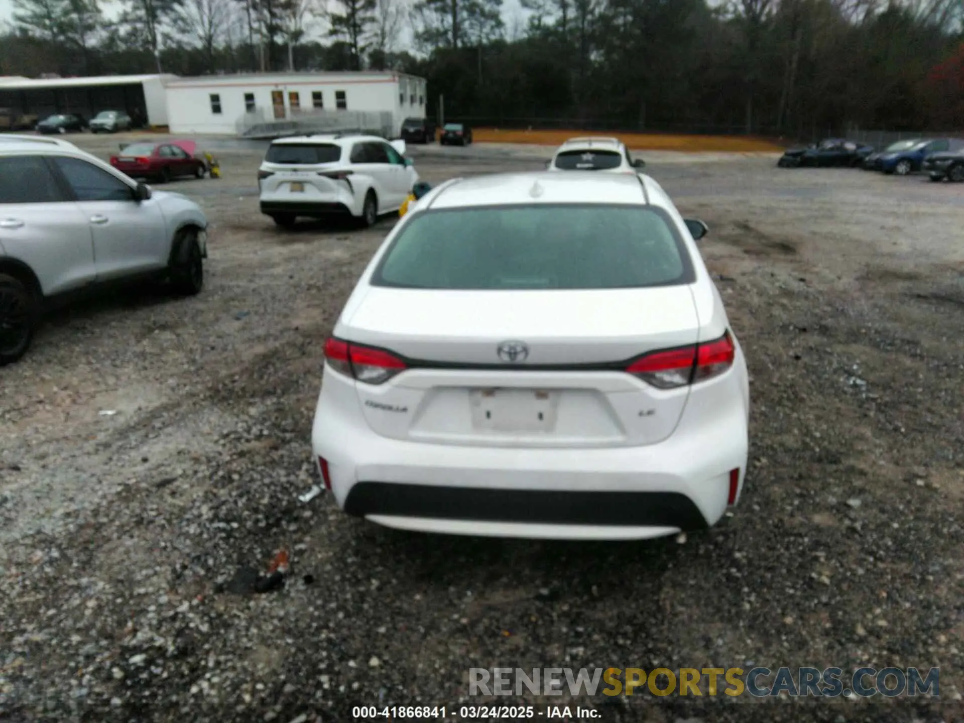 17 Photograph of a damaged car 5YFEPRAE4LP120653 TOYOTA COROLLA 2020