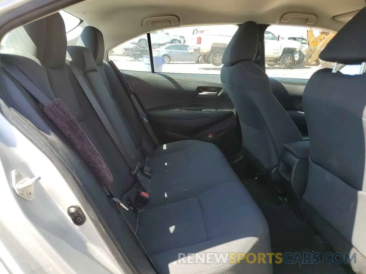 10 Photograph of a damaged car 5YFEPRAE4LP121852 TOYOTA COROLLA 2020