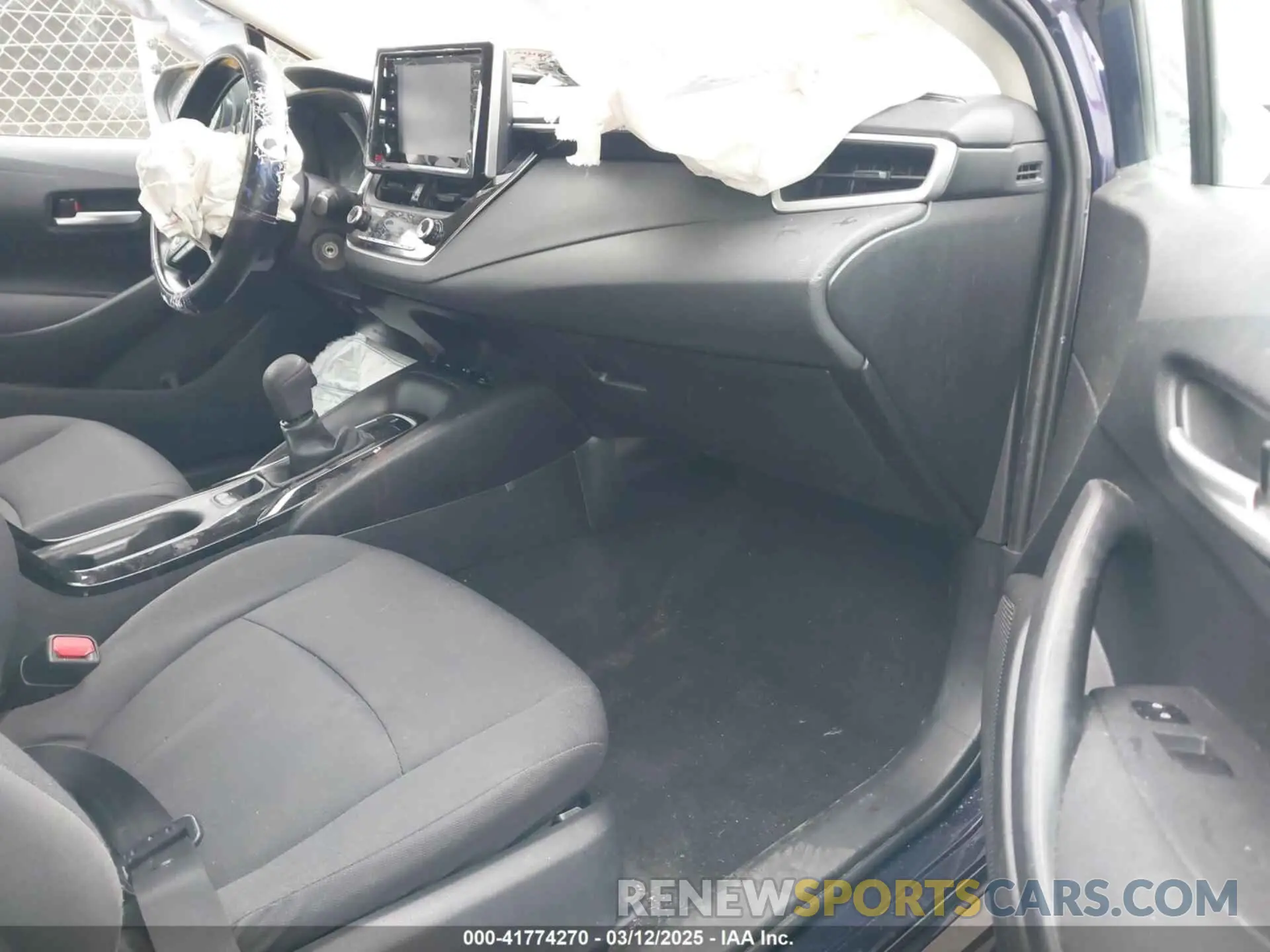 5 Photograph of a damaged car 5YFEPRAE4LP126257 TOYOTA COROLLA 2020