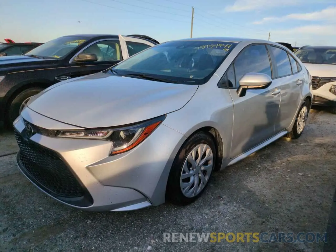 1 Photograph of a damaged car 5YFEPRAE4LP126338 TOYOTA COROLLA 2020