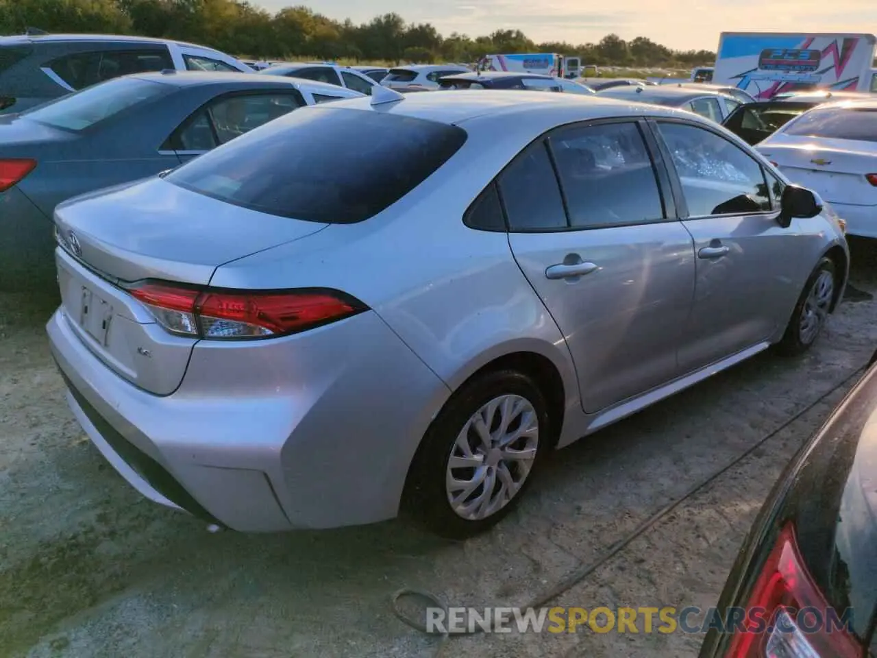 3 Photograph of a damaged car 5YFEPRAE4LP126338 TOYOTA COROLLA 2020