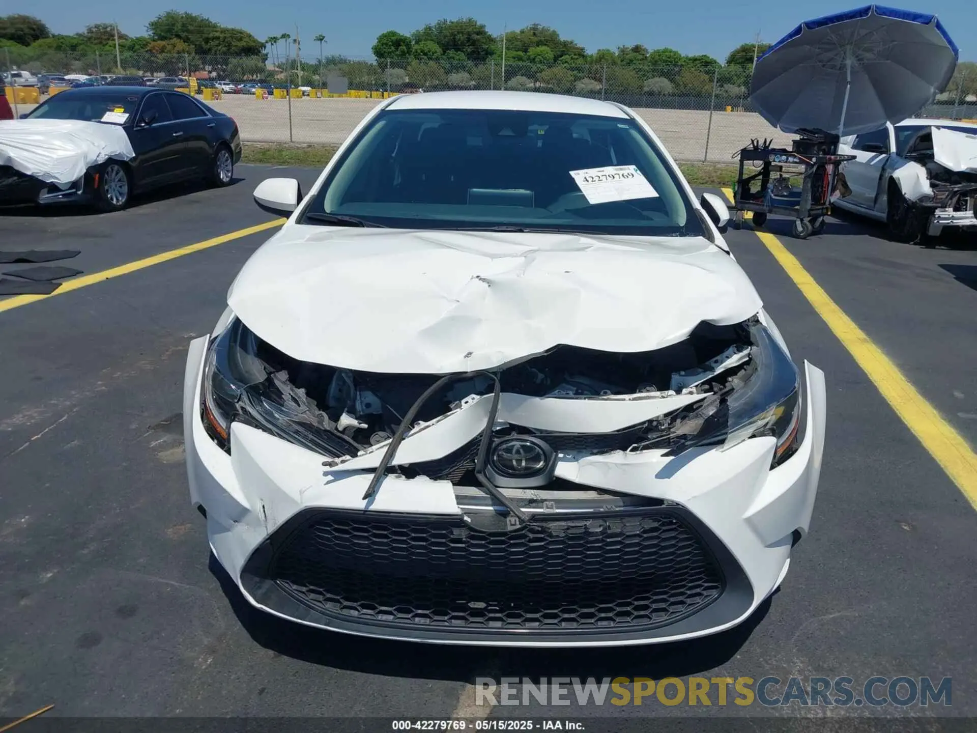 12 Photograph of a damaged car 5YFEPRAE4LP128560 TOYOTA COROLLA 2020
