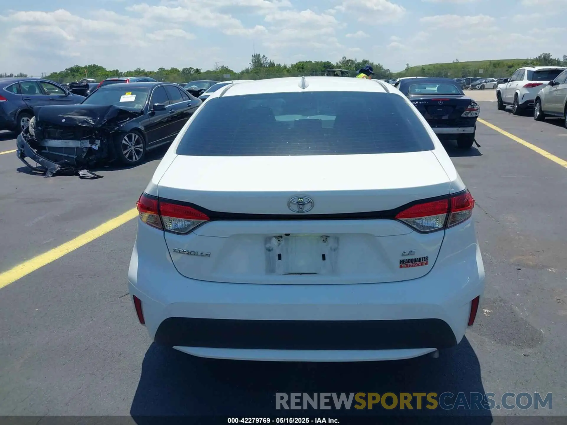 16 Photograph of a damaged car 5YFEPRAE4LP128560 TOYOTA COROLLA 2020