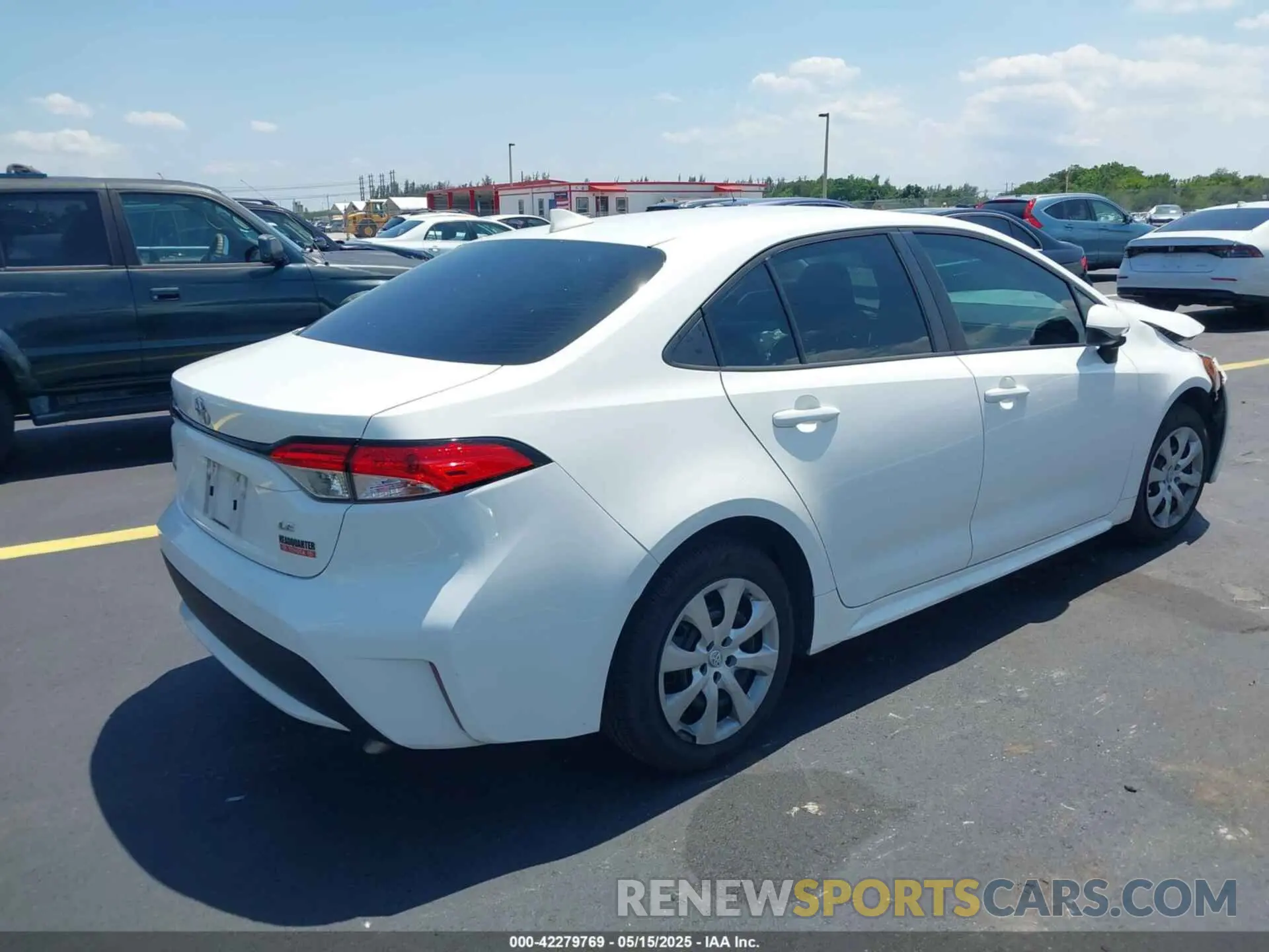 4 Photograph of a damaged car 5YFEPRAE4LP128560 TOYOTA COROLLA 2020