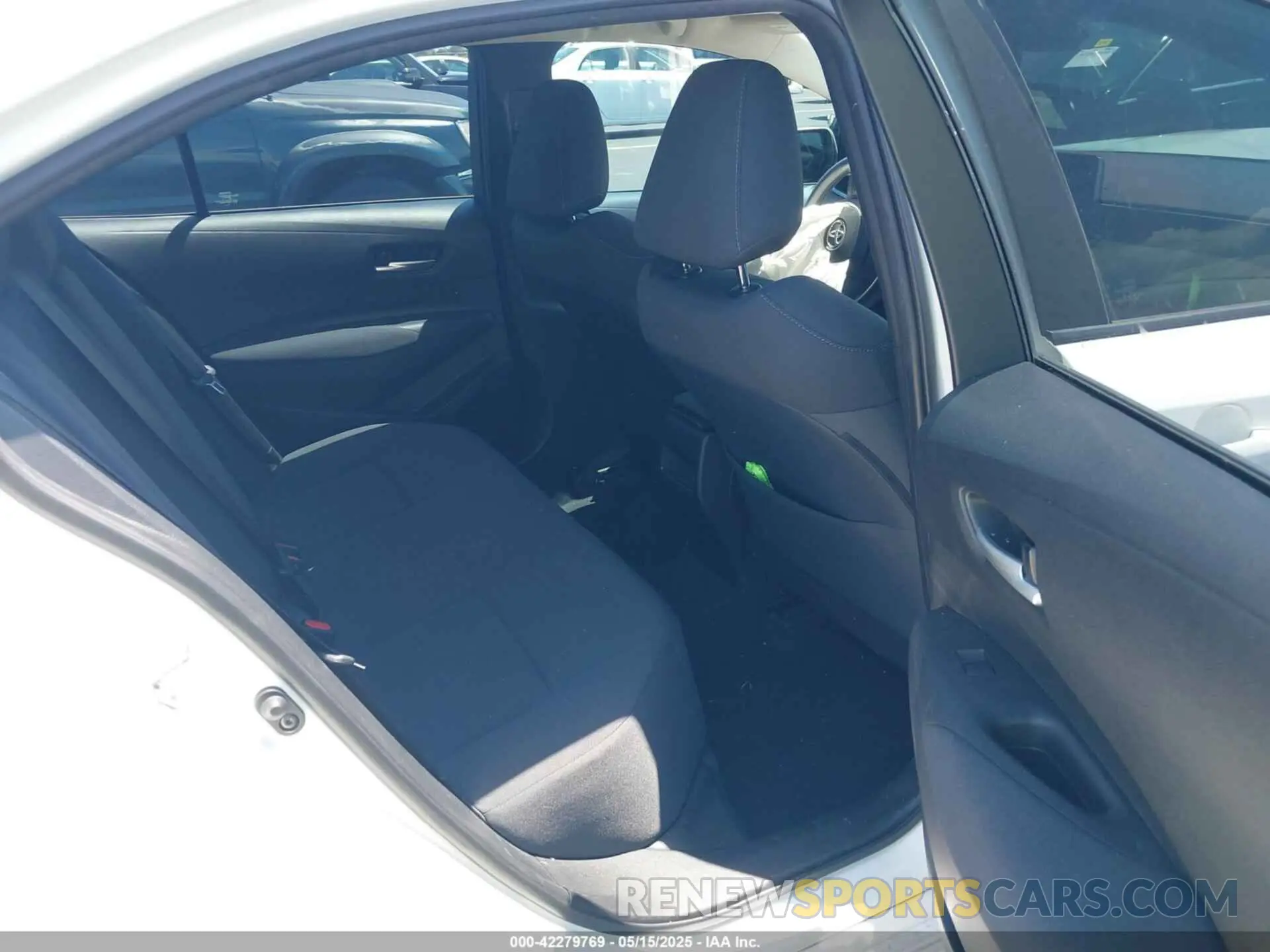 8 Photograph of a damaged car 5YFEPRAE4LP128560 TOYOTA COROLLA 2020