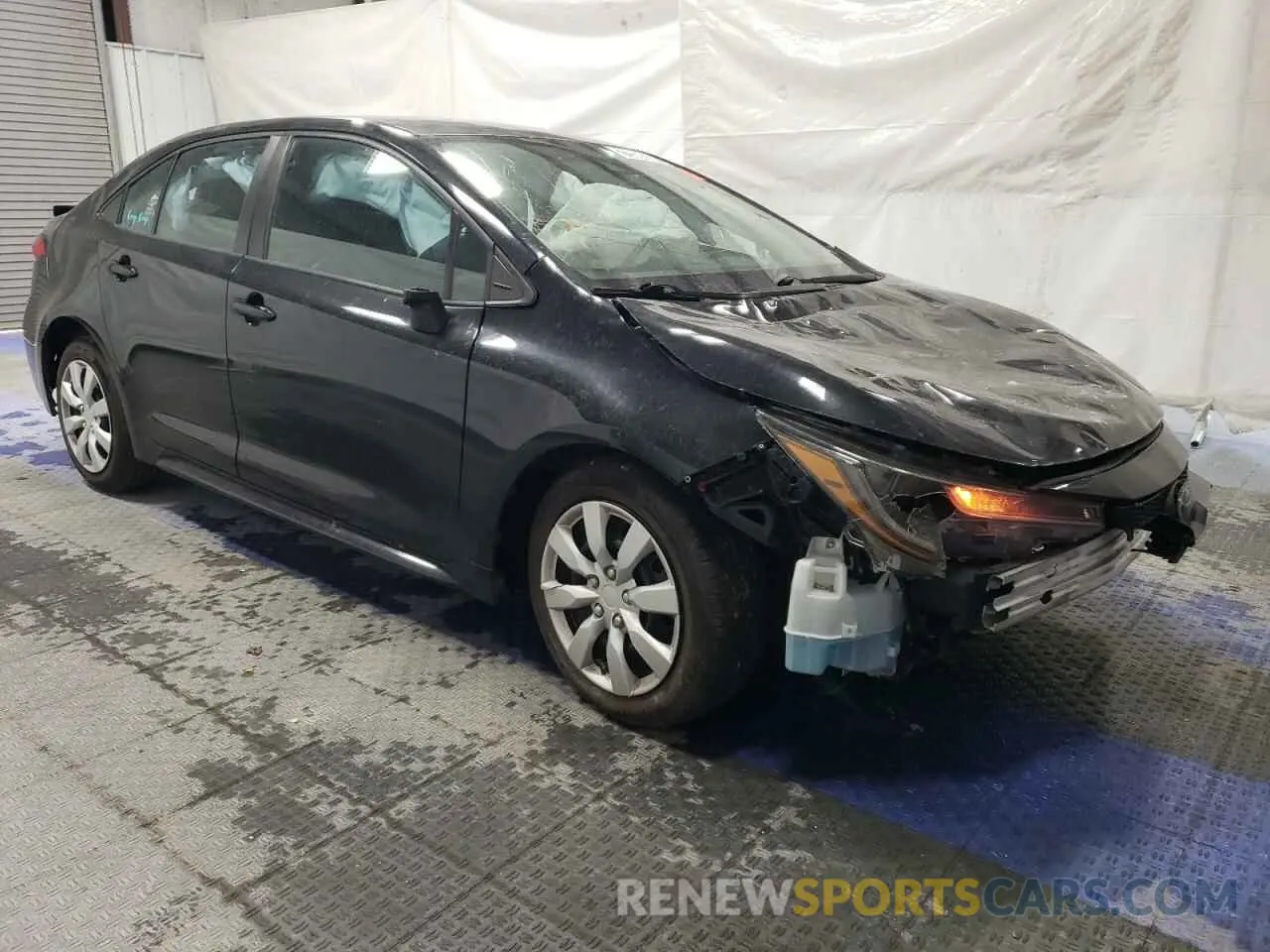 4 Photograph of a damaged car 5YFEPRAE4LP129627 TOYOTA COROLLA 2020