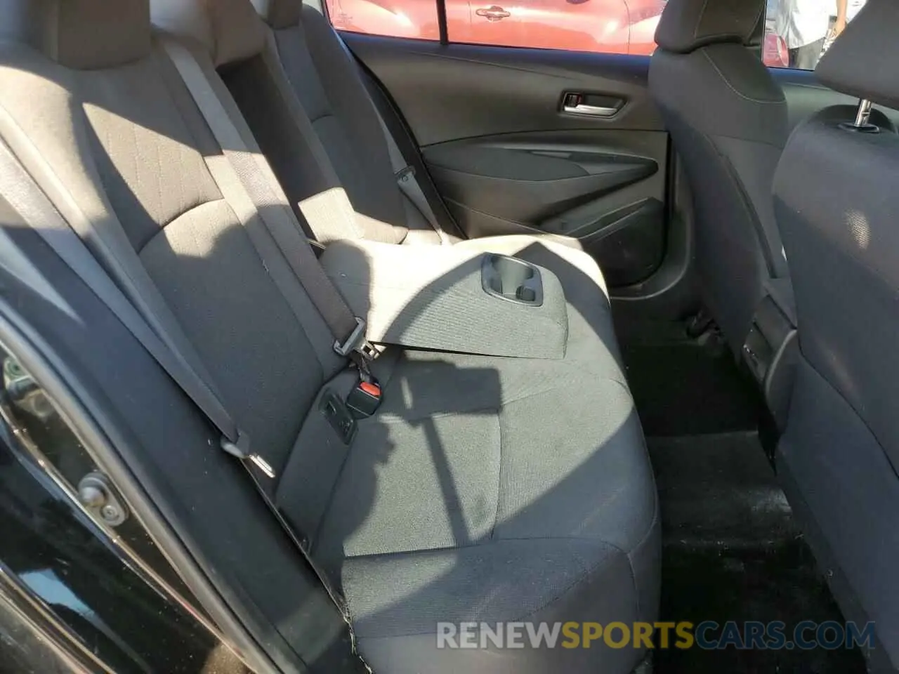 10 Photograph of a damaged car 5YFEPRAE4LP130759 TOYOTA COROLLA 2020