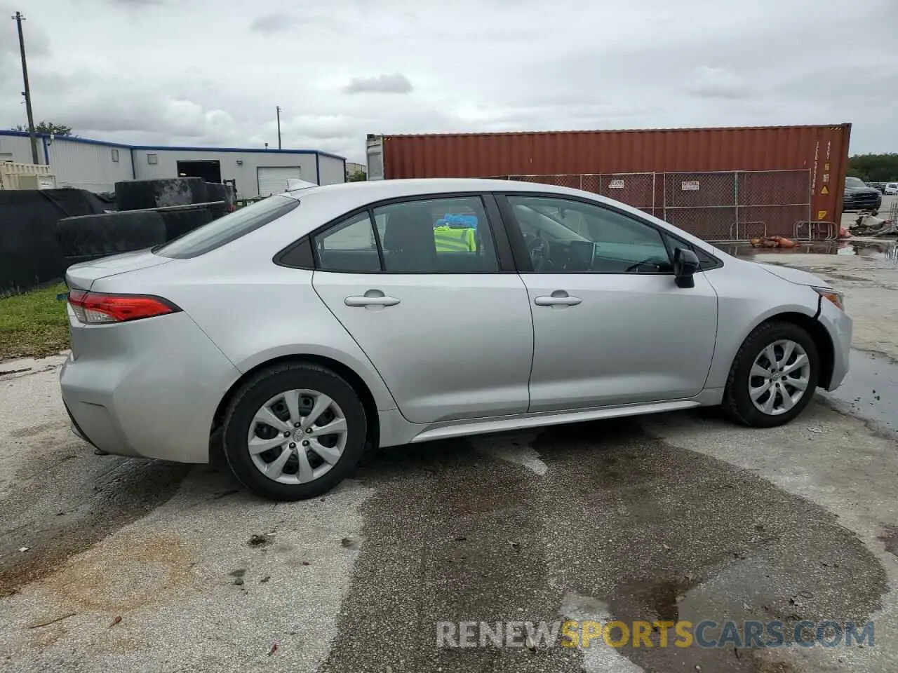 3 Photograph of a damaged car 5YFEPRAE4LP133712 TOYOTA COROLLA 2020