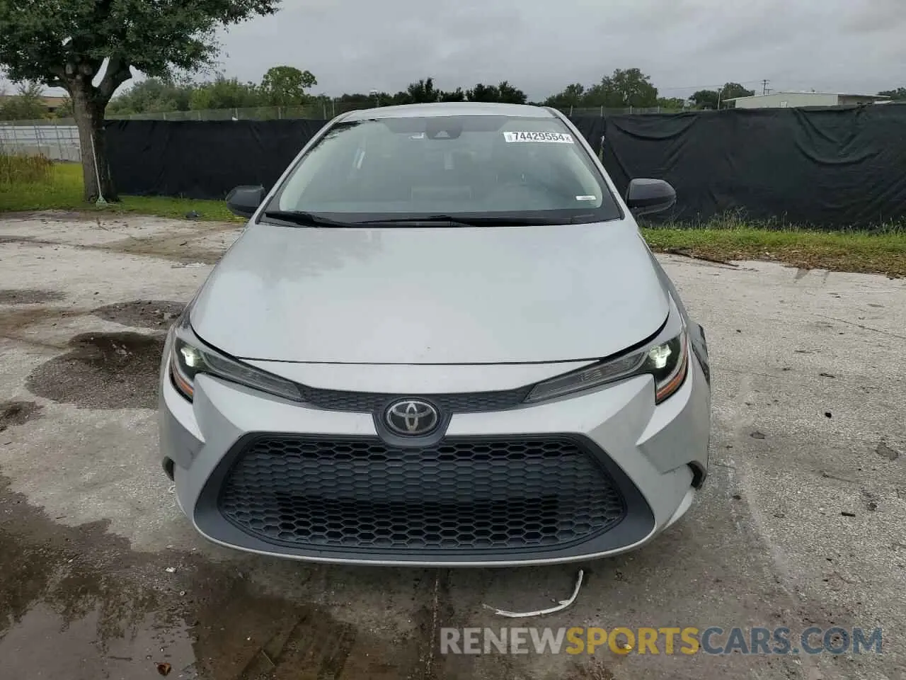 5 Photograph of a damaged car 5YFEPRAE4LP133712 TOYOTA COROLLA 2020