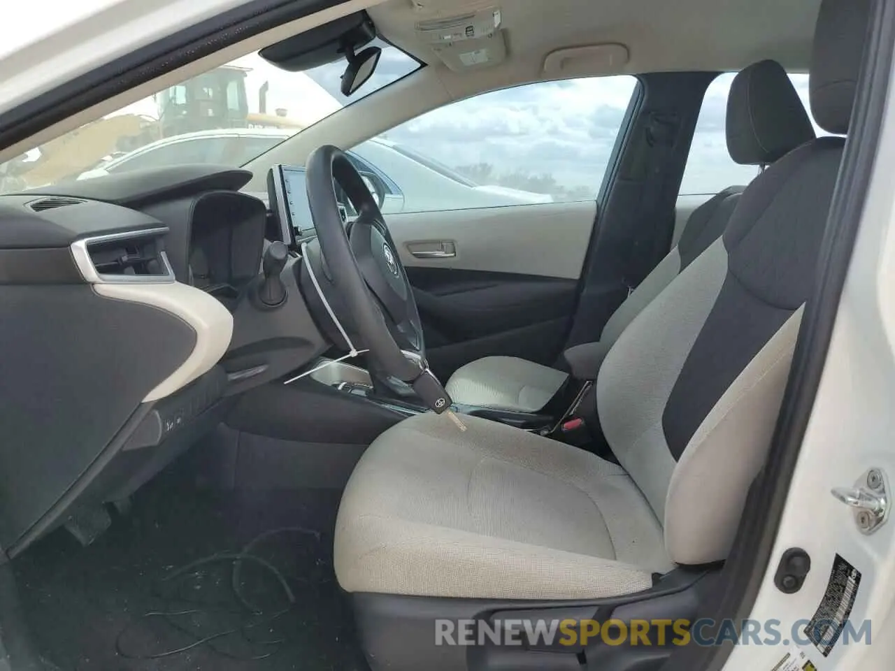 7 Photograph of a damaged car 5YFEPRAE4LP142085 TOYOTA COROLLA 2020