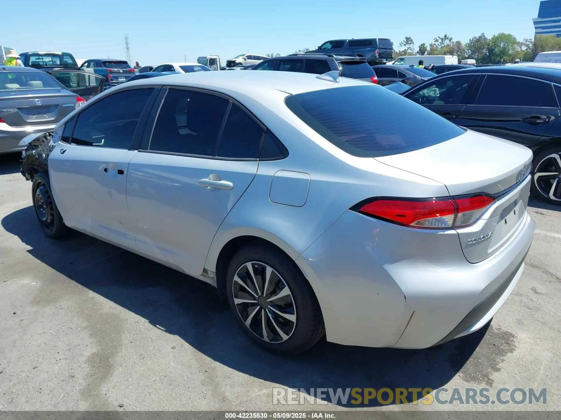 3 Photograph of a damaged car 5YFEPRAE5LP005883 TOYOTA COROLLA 2020