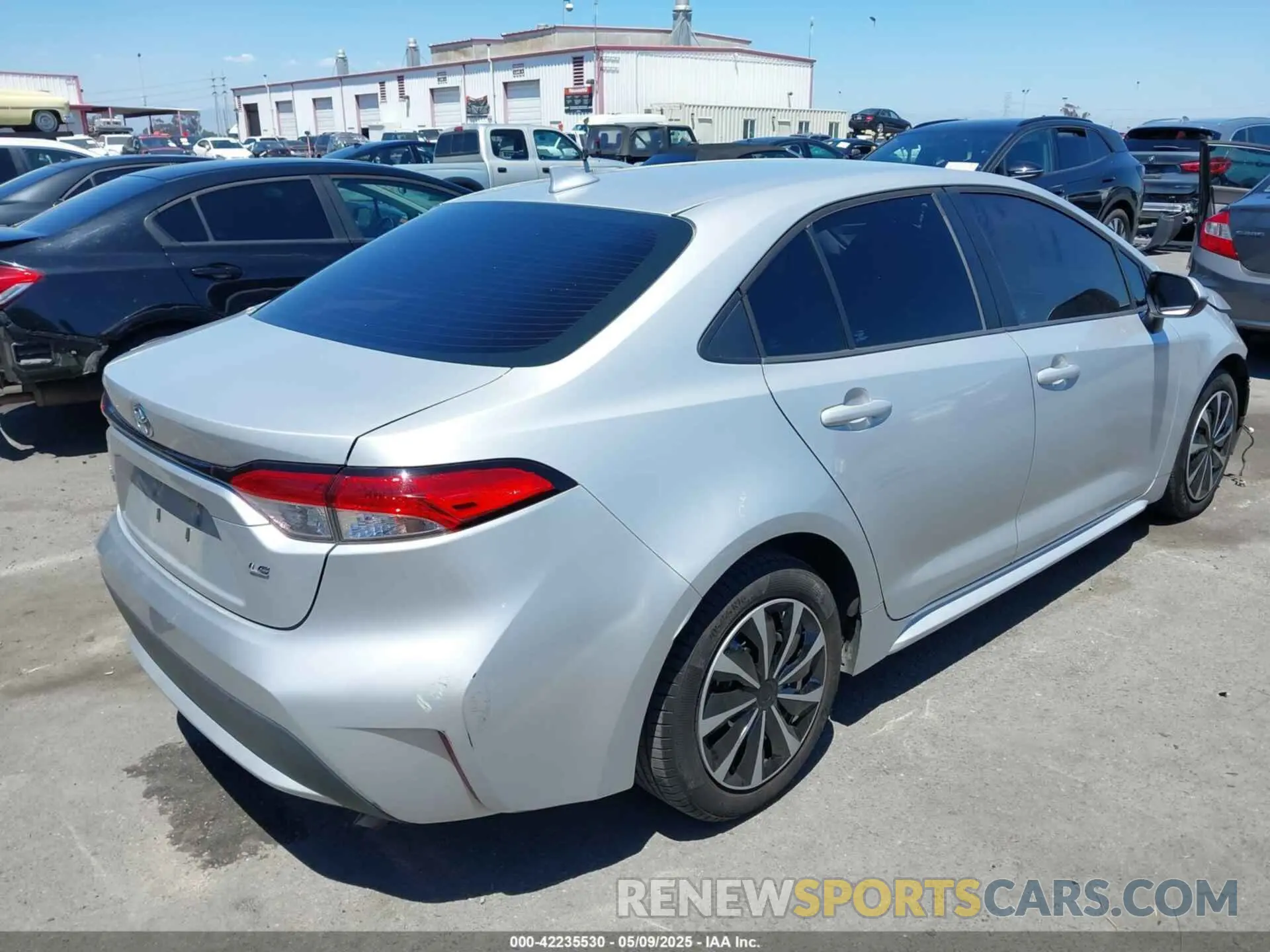 4 Photograph of a damaged car 5YFEPRAE5LP005883 TOYOTA COROLLA 2020