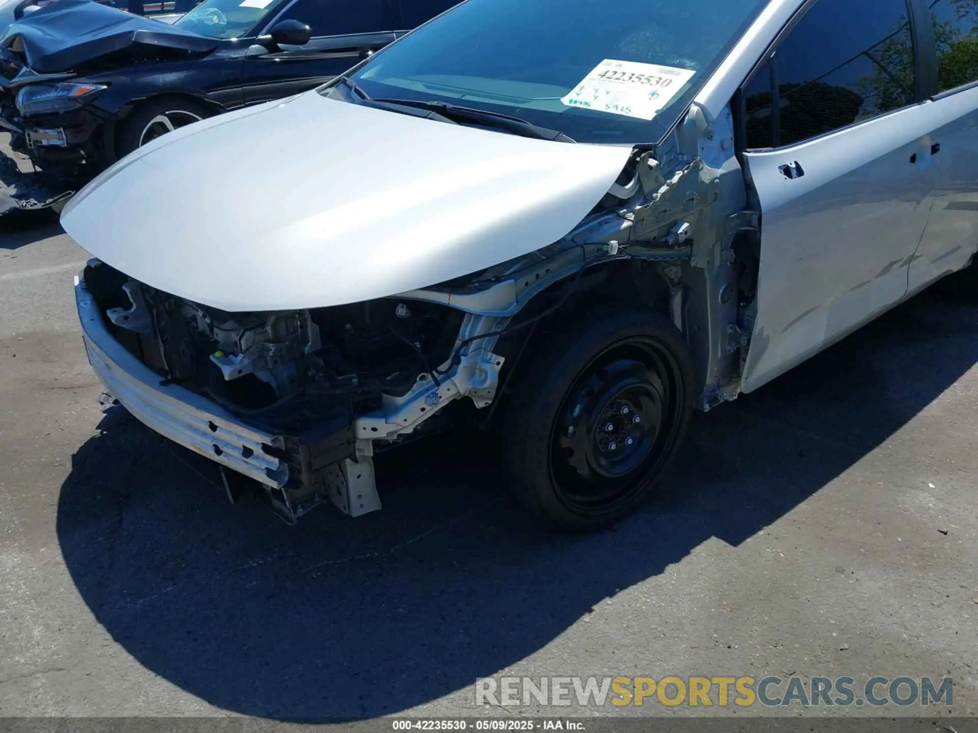 6 Photograph of a damaged car 5YFEPRAE5LP005883 TOYOTA COROLLA 2020