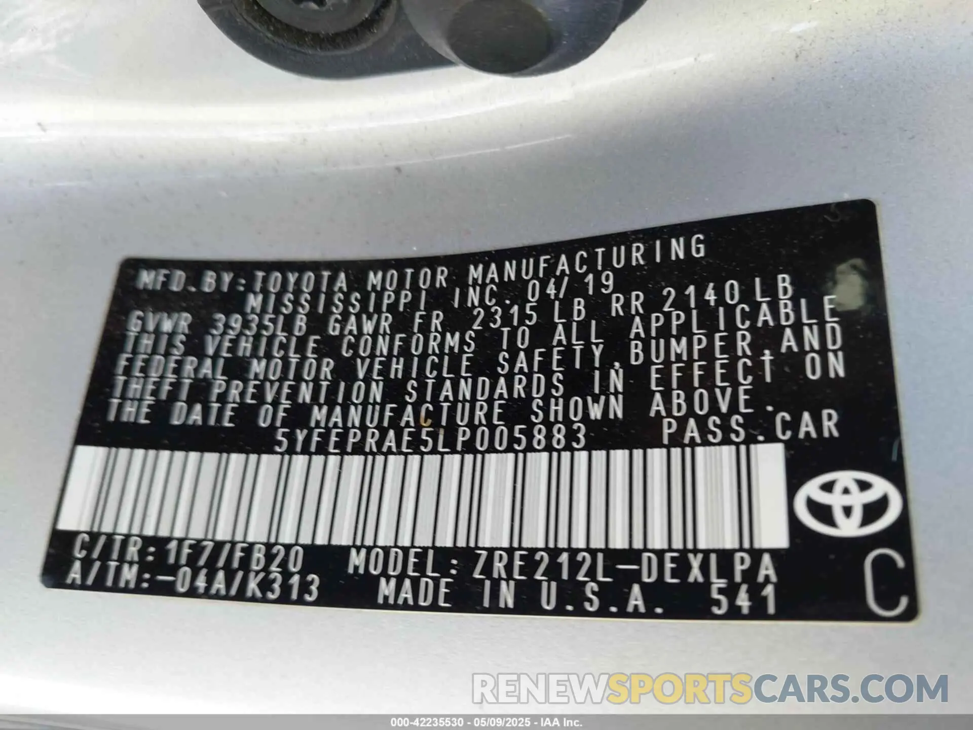 9 Photograph of a damaged car 5YFEPRAE5LP005883 TOYOTA COROLLA 2020