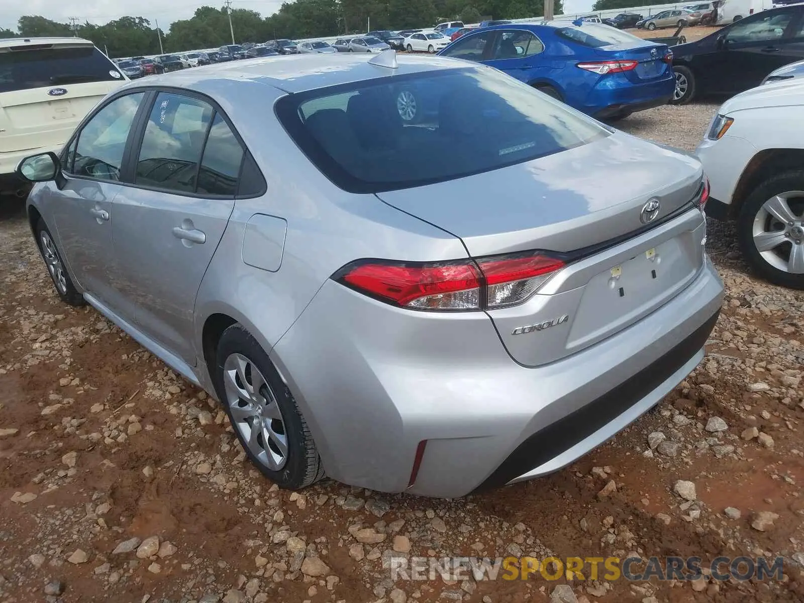 3 Photograph of a damaged car 5YFEPRAE5LP021131 TOYOTA COROLLA 2020