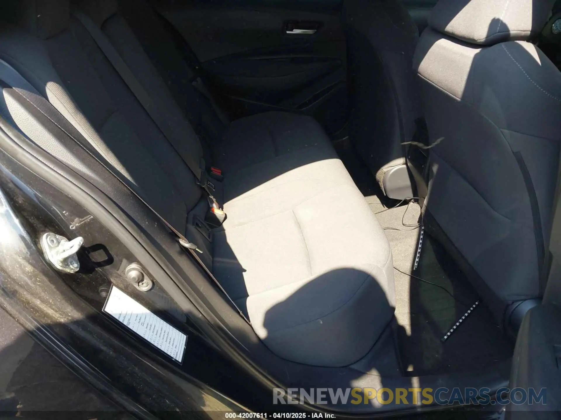 8 Photograph of a damaged car 5YFEPRAE5LP023204 TOYOTA COROLLA 2020