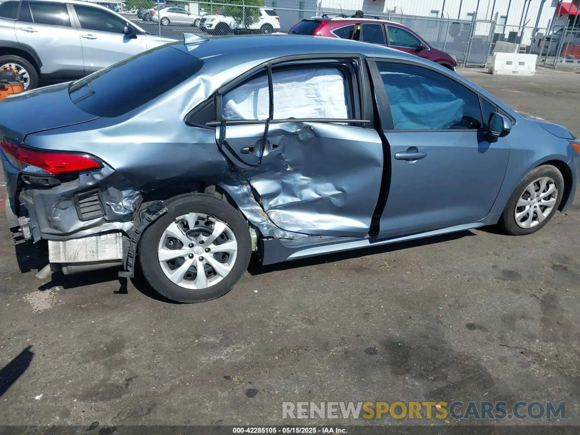 4 Photograph of a damaged car 5YFEPRAE5LP035336 TOYOTA COROLLA 2020