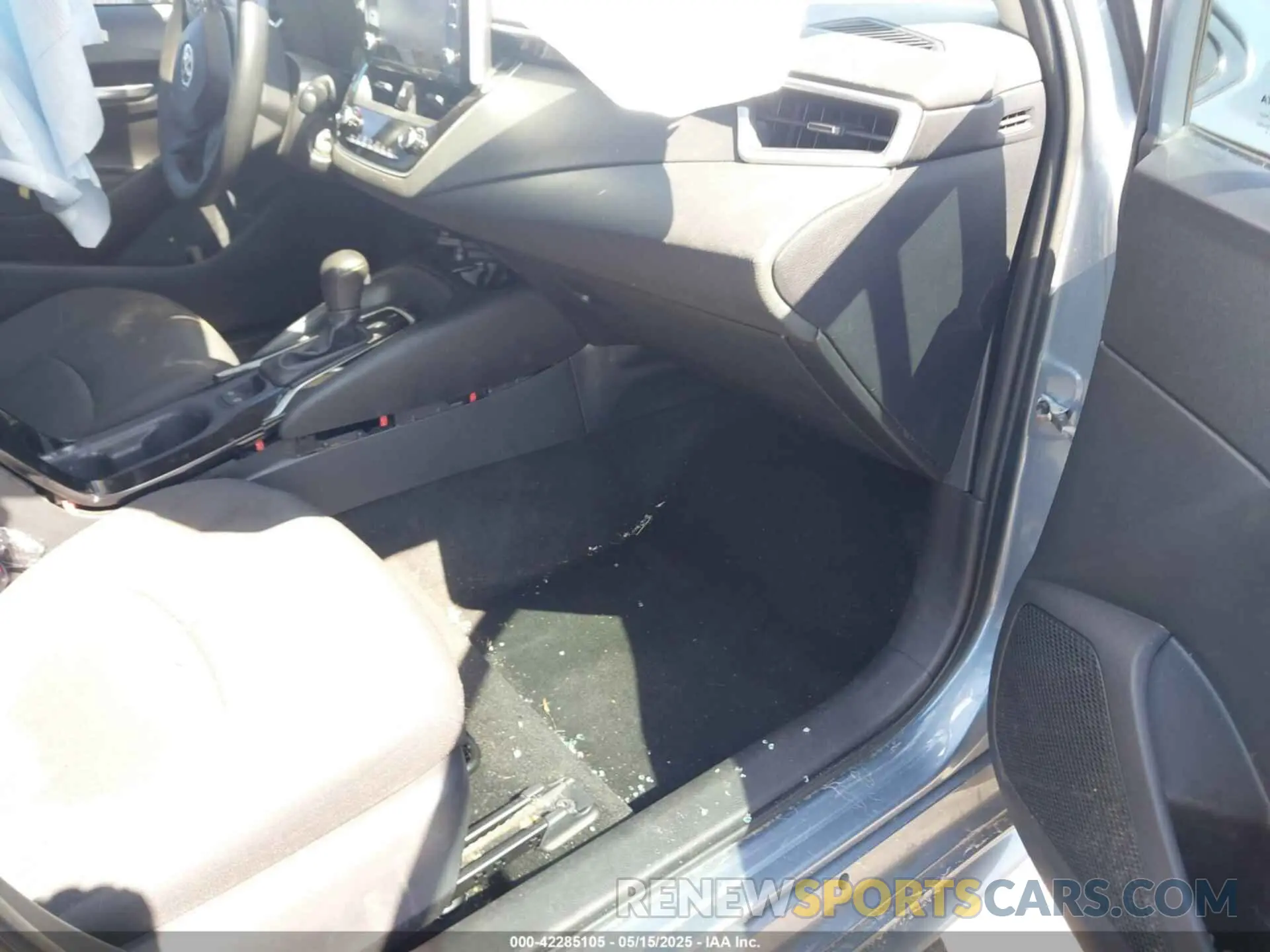 5 Photograph of a damaged car 5YFEPRAE5LP035336 TOYOTA COROLLA 2020