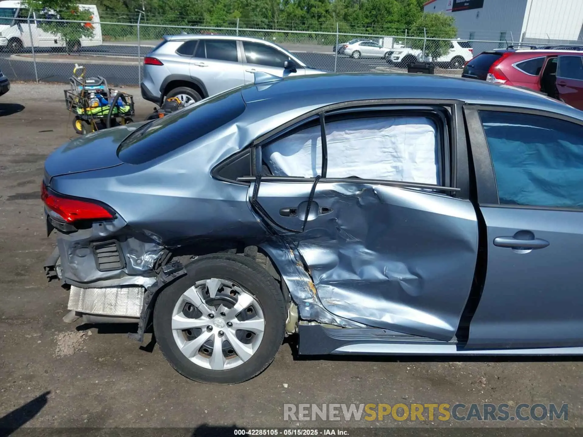 6 Photograph of a damaged car 5YFEPRAE5LP035336 TOYOTA COROLLA 2020