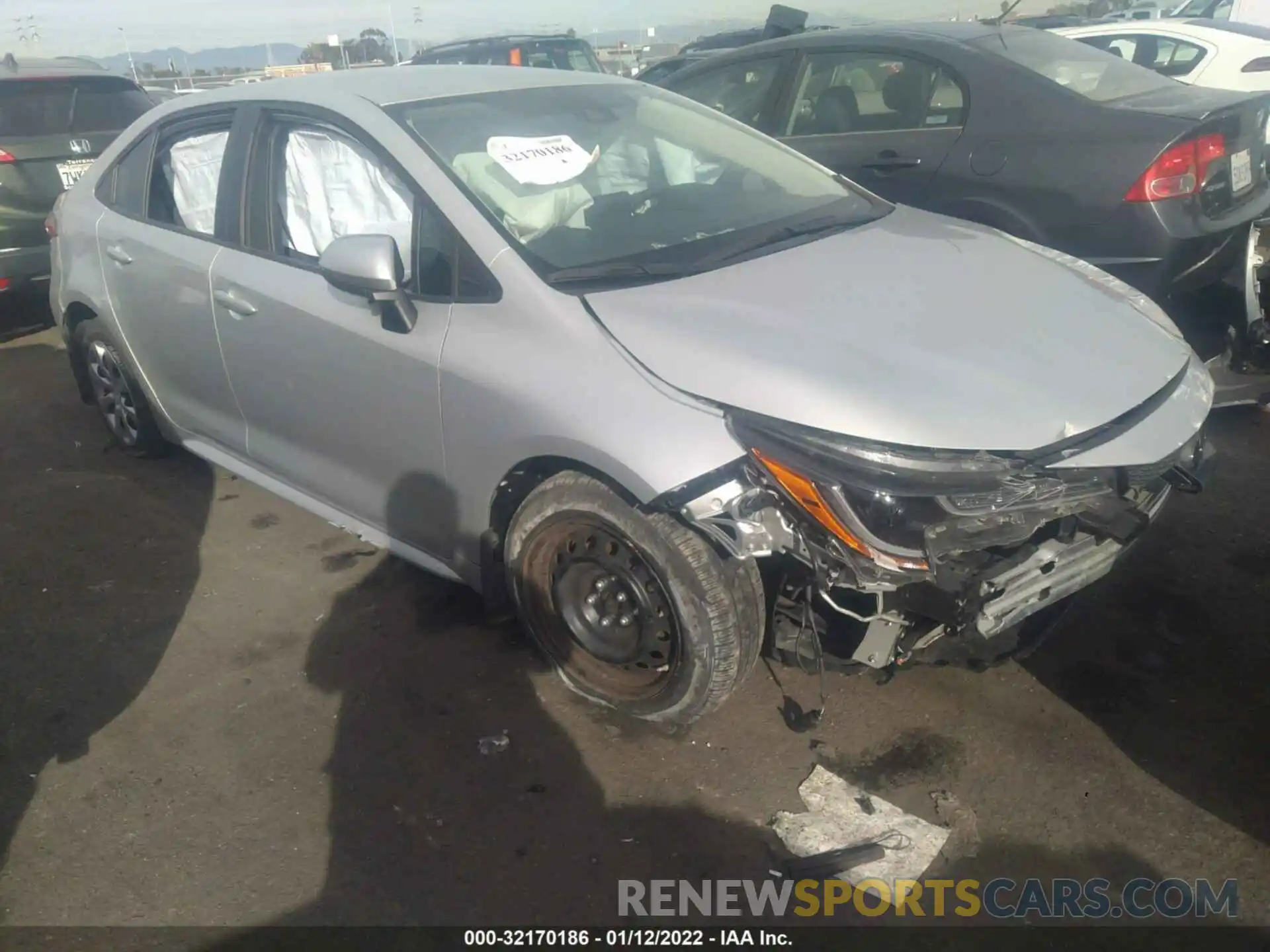 1 Photograph of a damaged car 5YFEPRAE5LP039872 TOYOTA COROLLA 2020