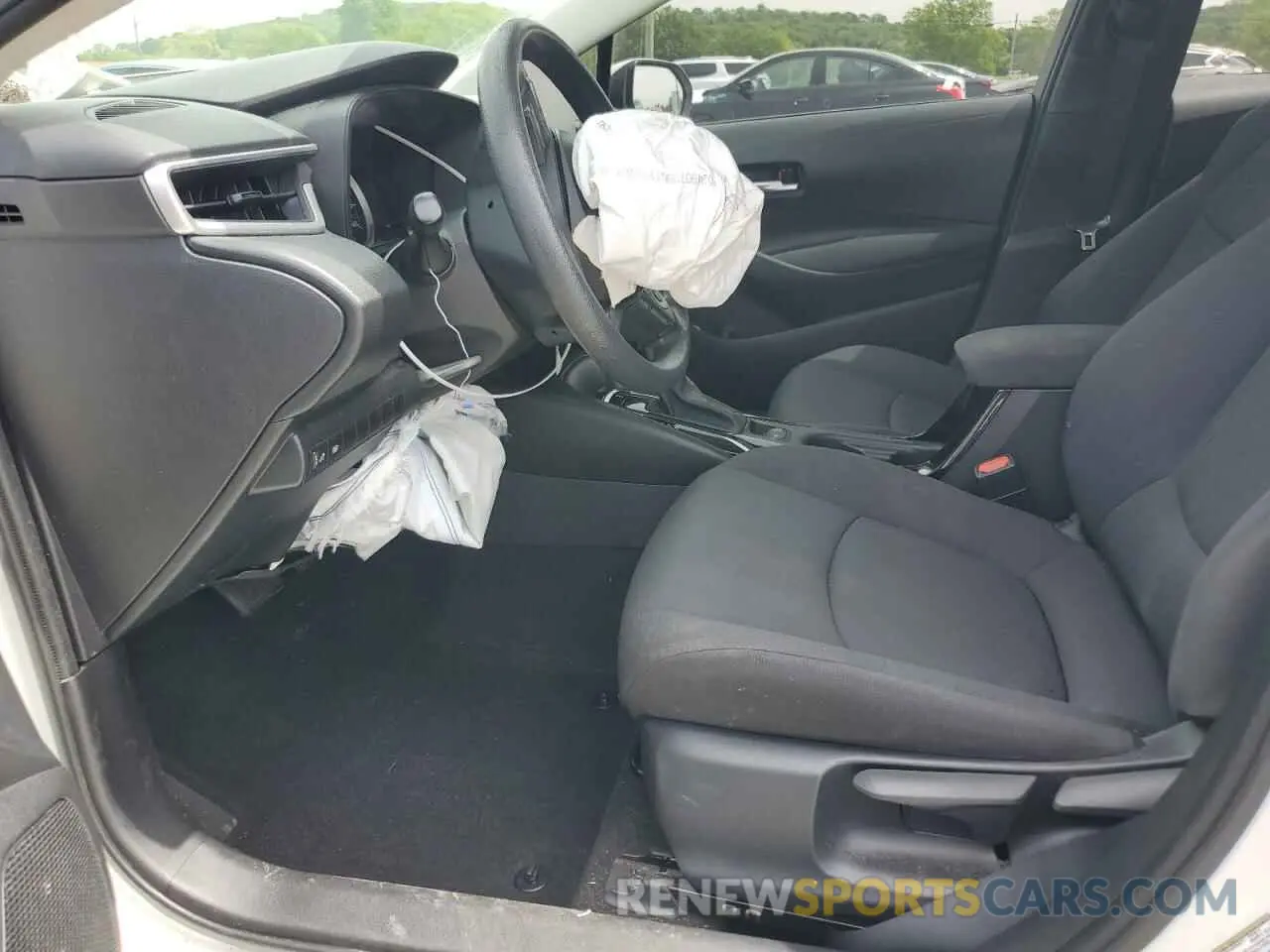 7 Photograph of a damaged car 5YFEPRAE5LP053528 TOYOTA COROLLA 2020
