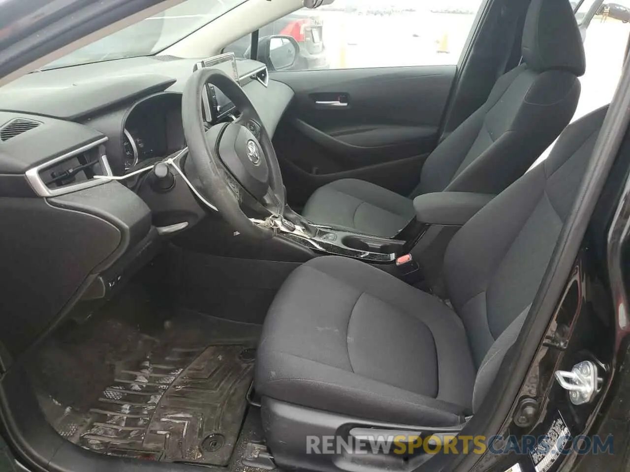 7 Photograph of a damaged car 5YFEPRAE5LP056848 TOYOTA COROLLA 2020