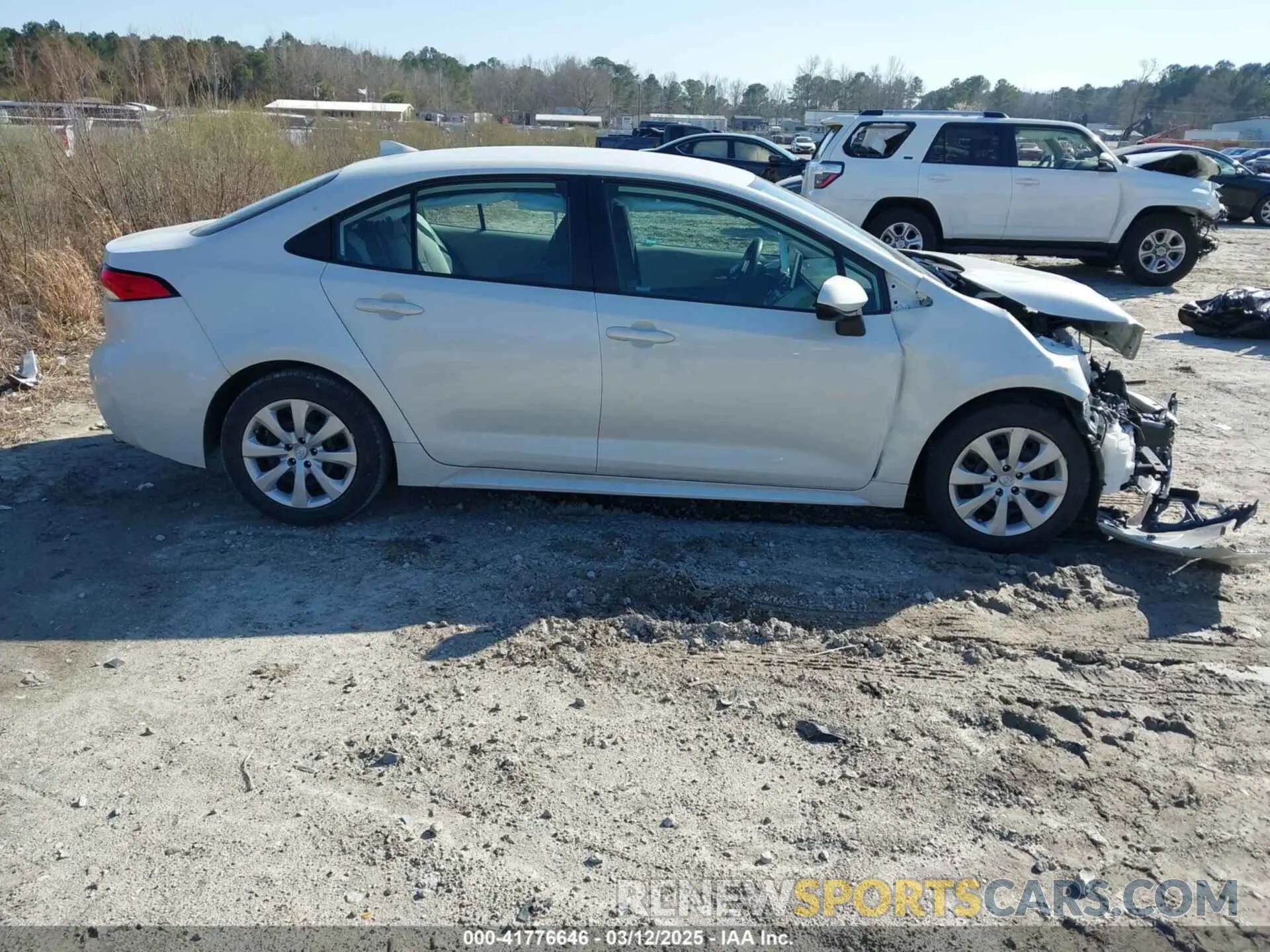 14 Photograph of a damaged car 5YFEPRAE5LP058809 TOYOTA COROLLA 2020