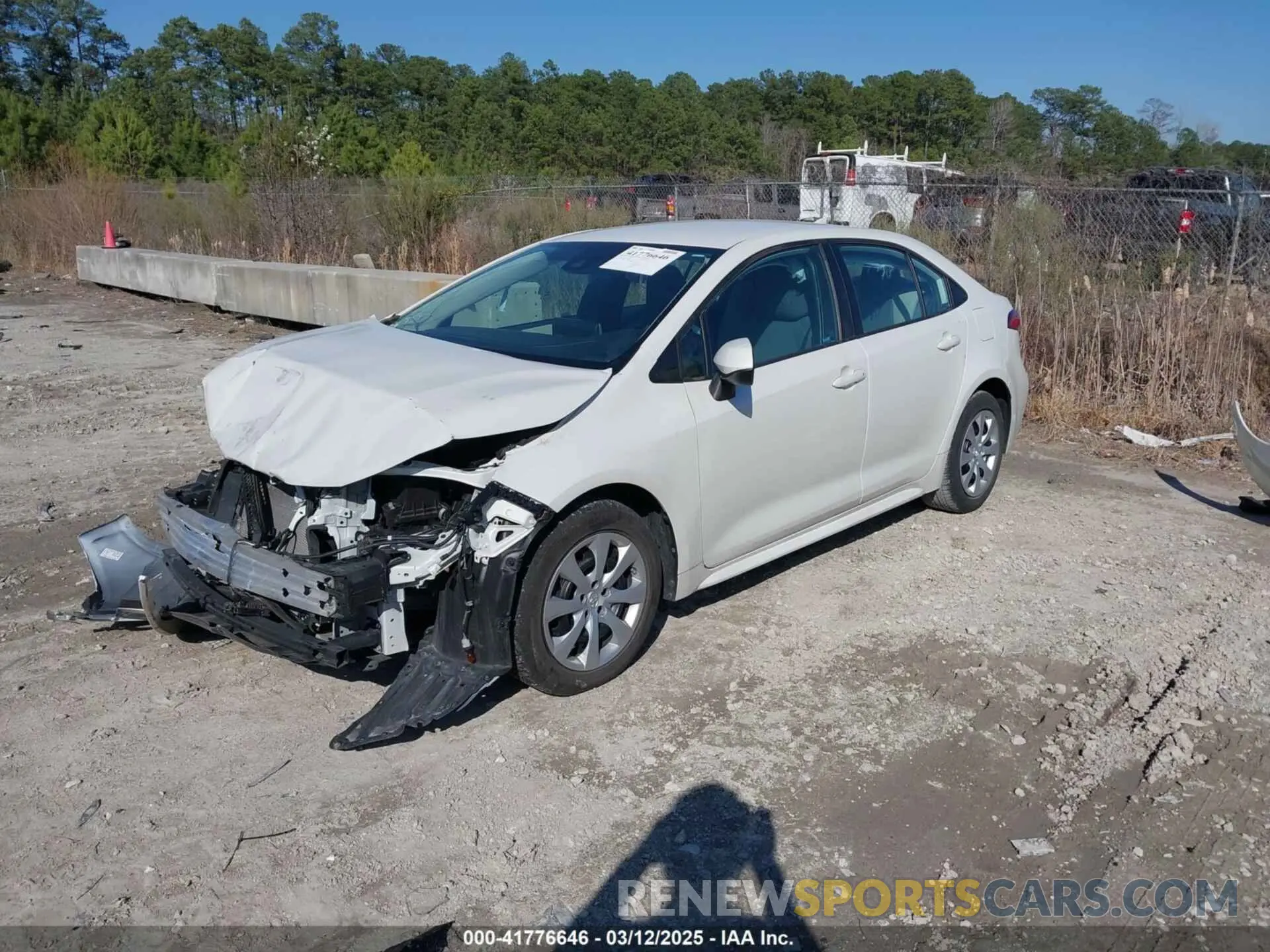 2 Photograph of a damaged car 5YFEPRAE5LP058809 TOYOTA COROLLA 2020
