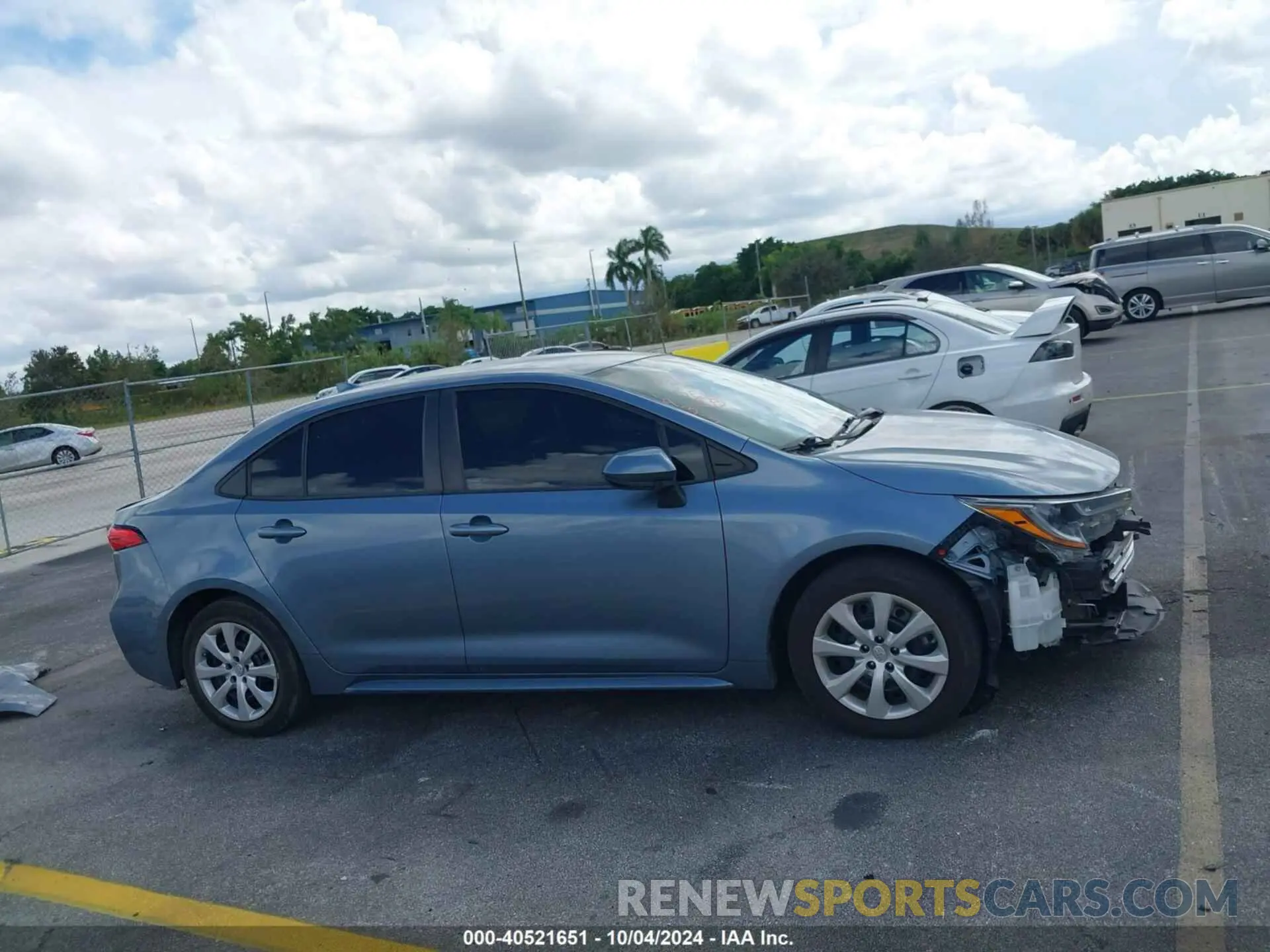 14 Photograph of a damaged car 5YFEPRAE5LP071933 TOYOTA COROLLA 2020