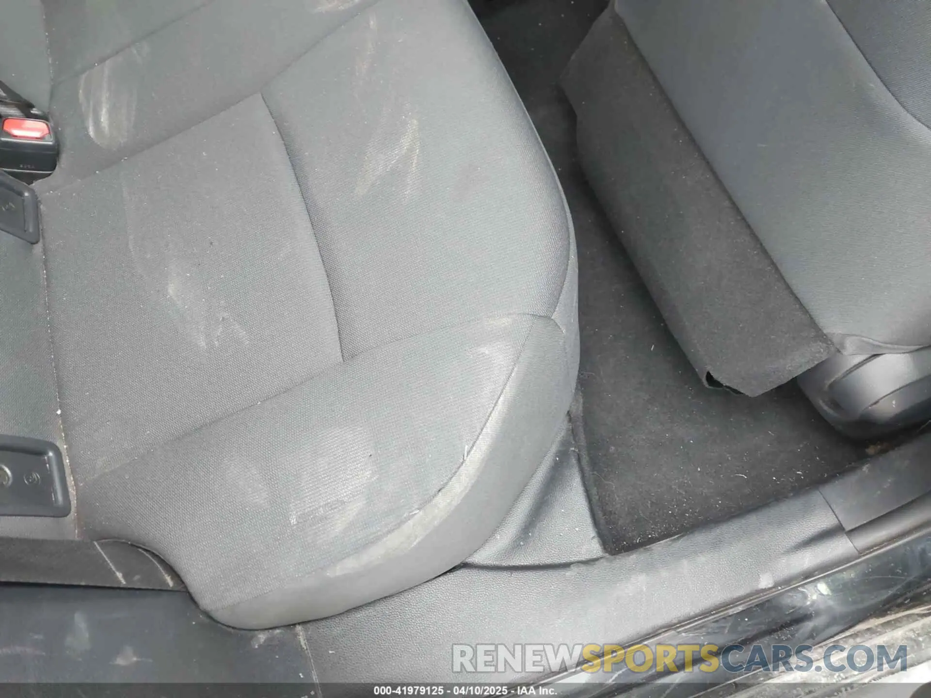 8 Photograph of a damaged car 5YFEPRAE5LP073276 TOYOTA COROLLA 2020