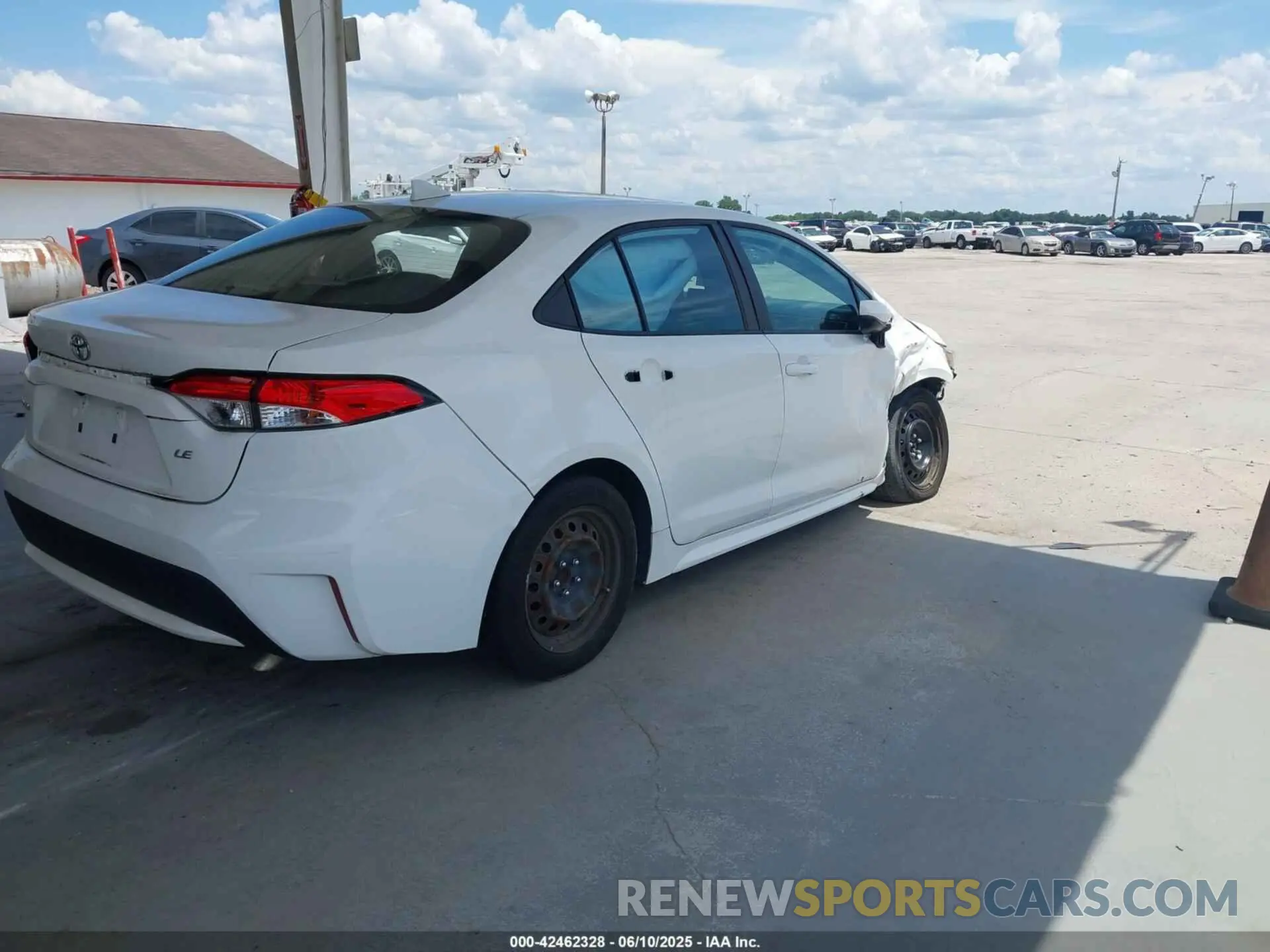 4 Photograph of a damaged car 5YFEPRAE5LP074282 TOYOTA COROLLA 2020