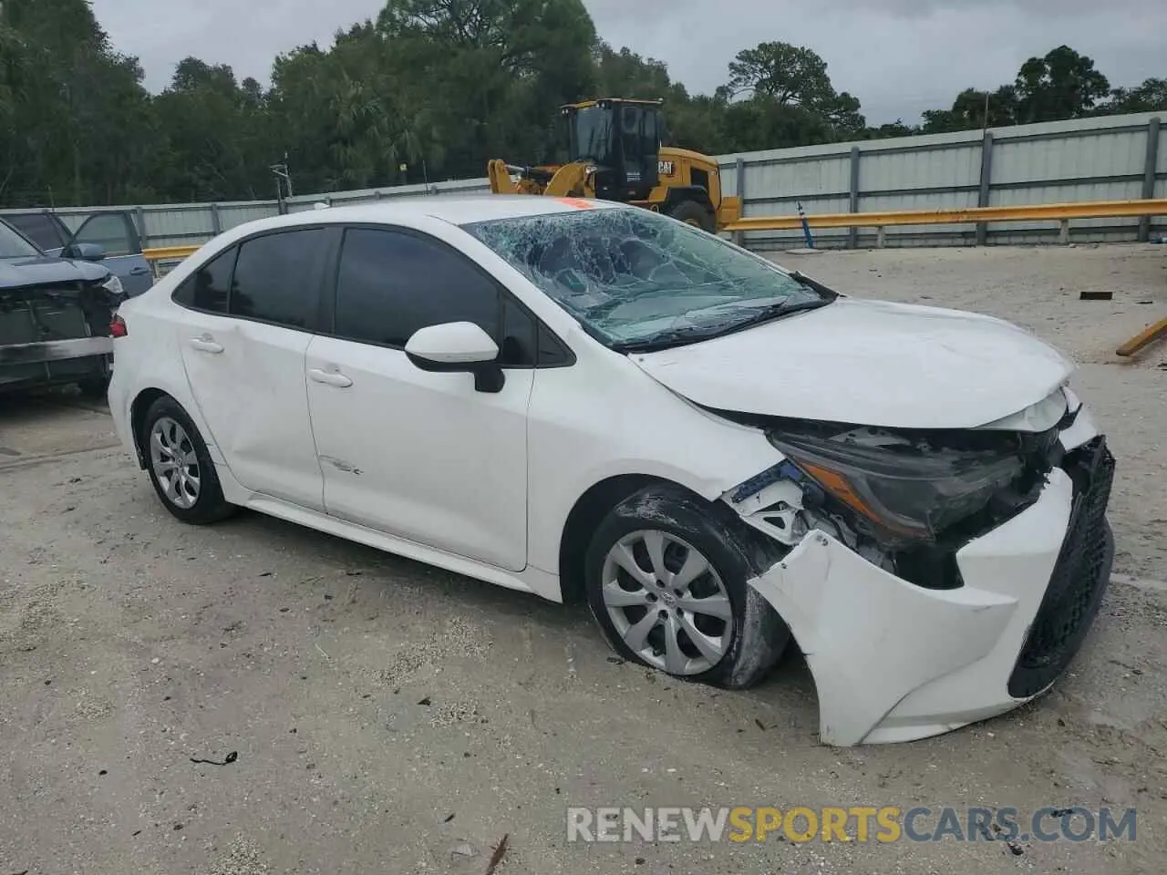 4 Photograph of a damaged car 5YFEPRAE5LP076887 TOYOTA COROLLA 2020