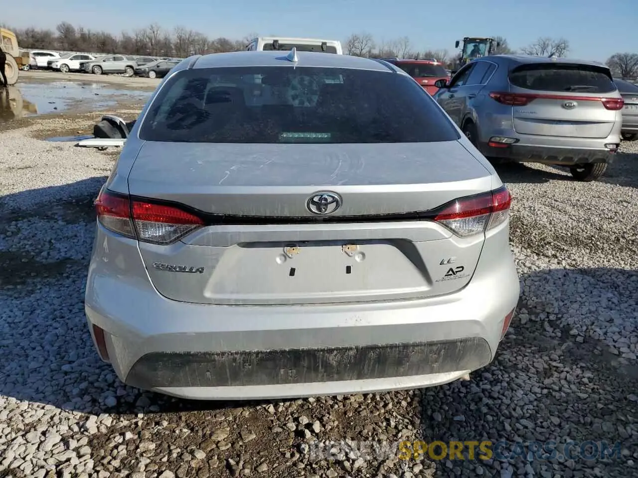 6 Photograph of a damaged car 5YFEPRAE5LP078963 TOYOTA COROLLA 2020