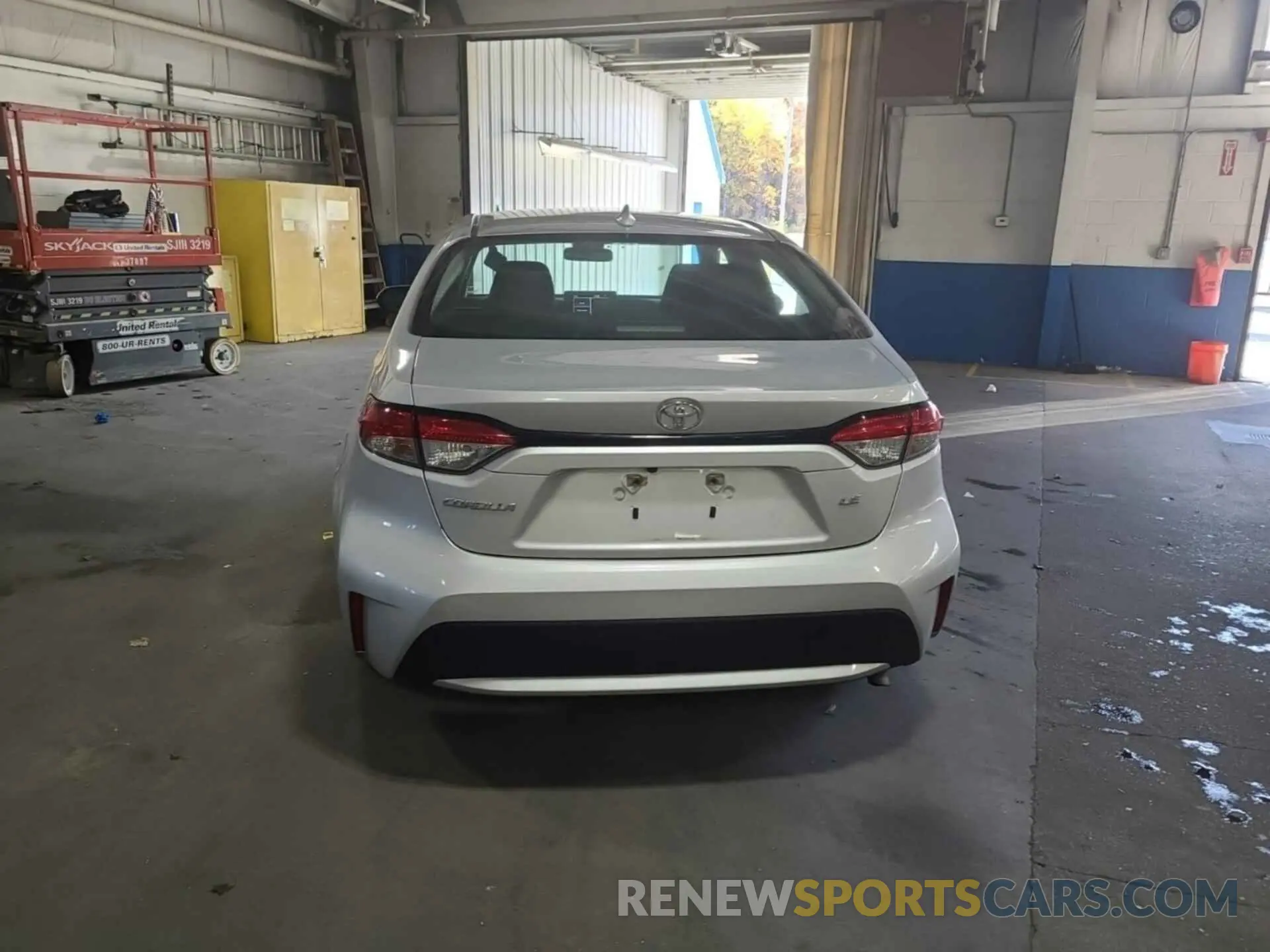 8 Photograph of a damaged car 5YFEPRAE5LP098081 TOYOTA COROLLA 2020