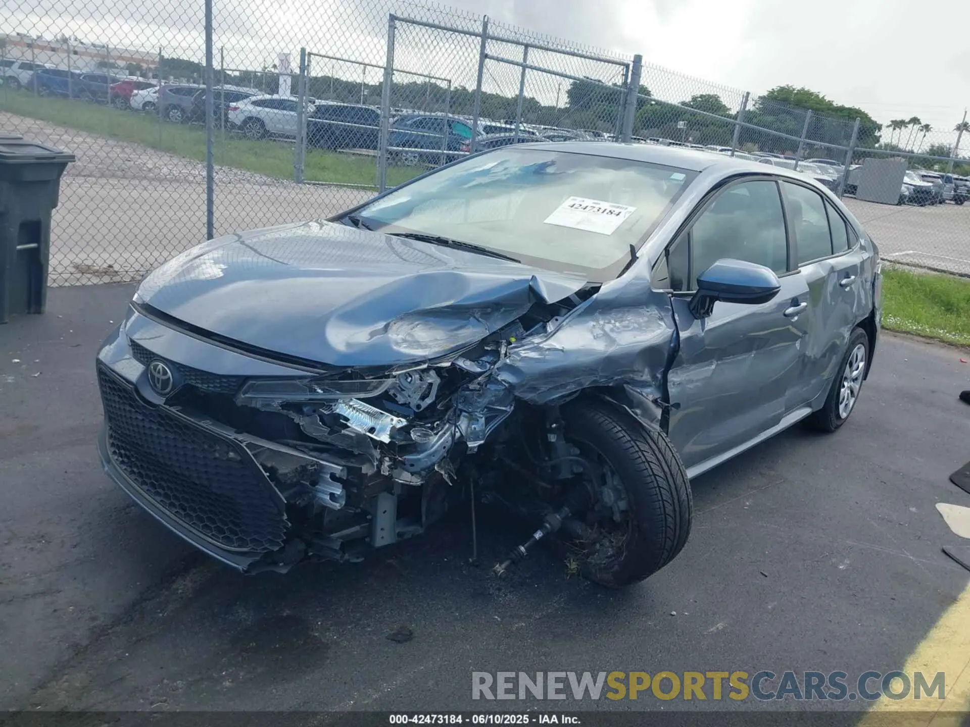 2 Photograph of a damaged car 5YFEPRAE5LP102386 TOYOTA COROLLA 2020