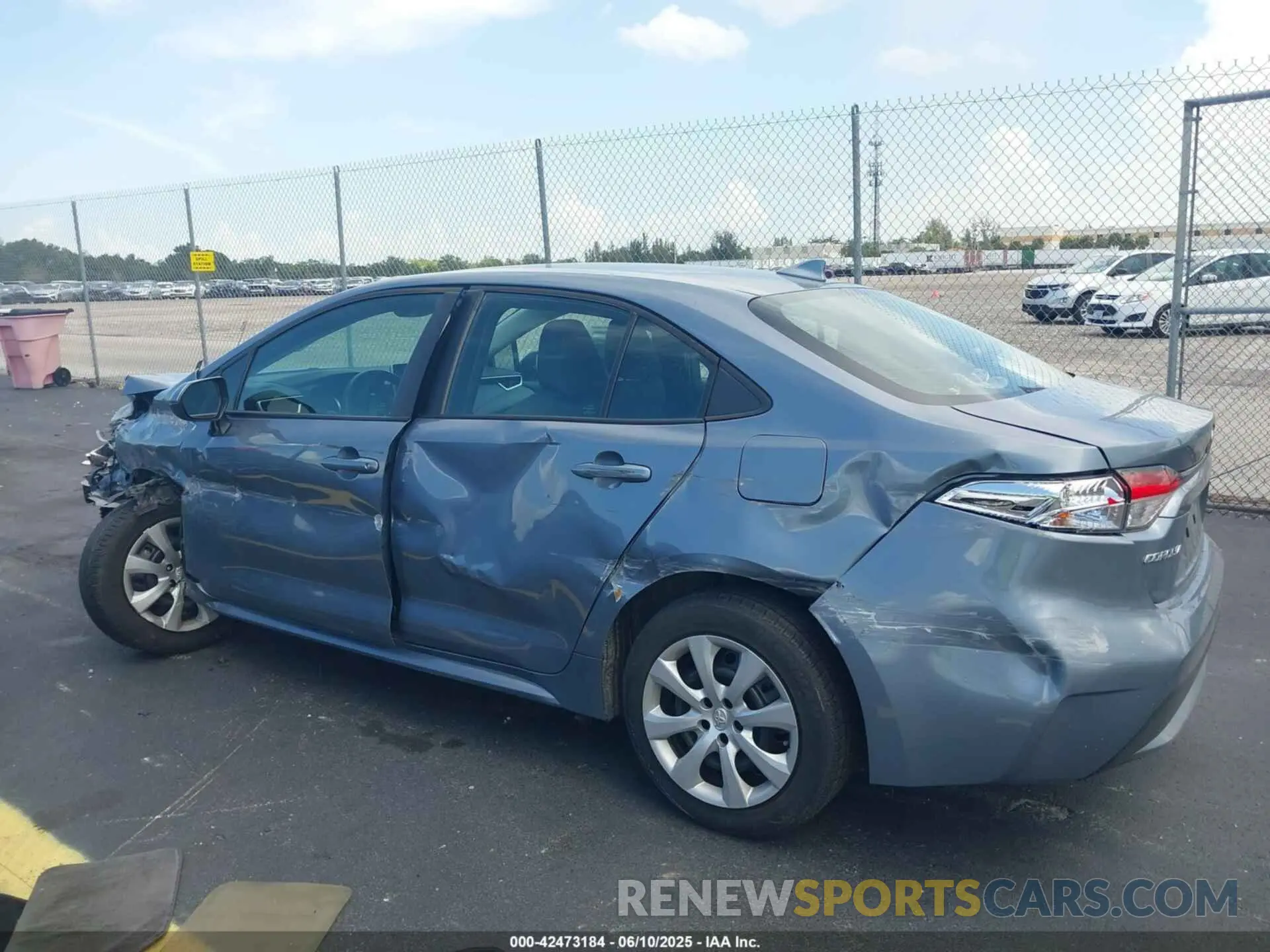 6 Photograph of a damaged car 5YFEPRAE5LP102386 TOYOTA COROLLA 2020