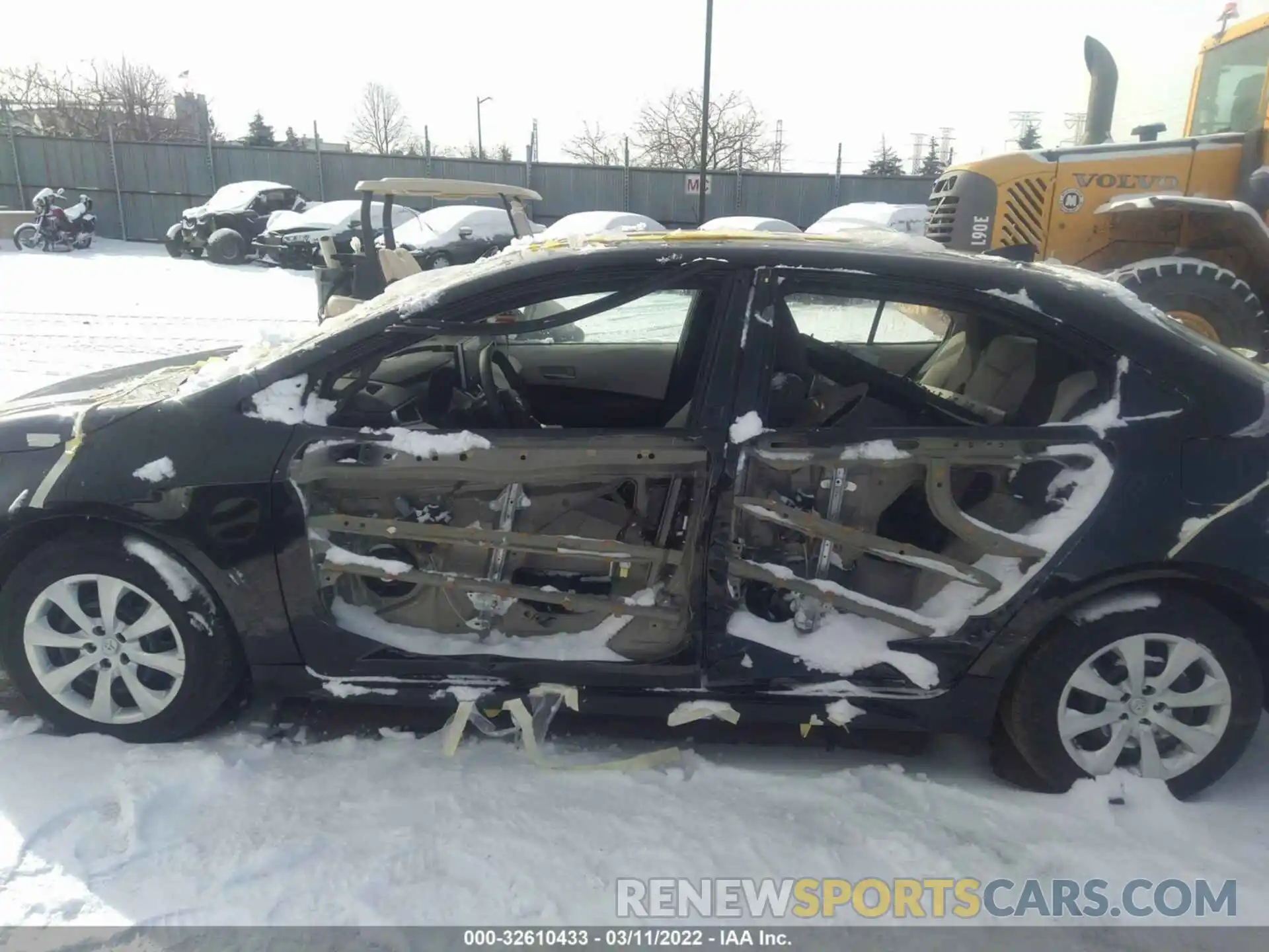 6 Photograph of a damaged car 5YFEPRAE5LP104042 TOYOTA COROLLA 2020