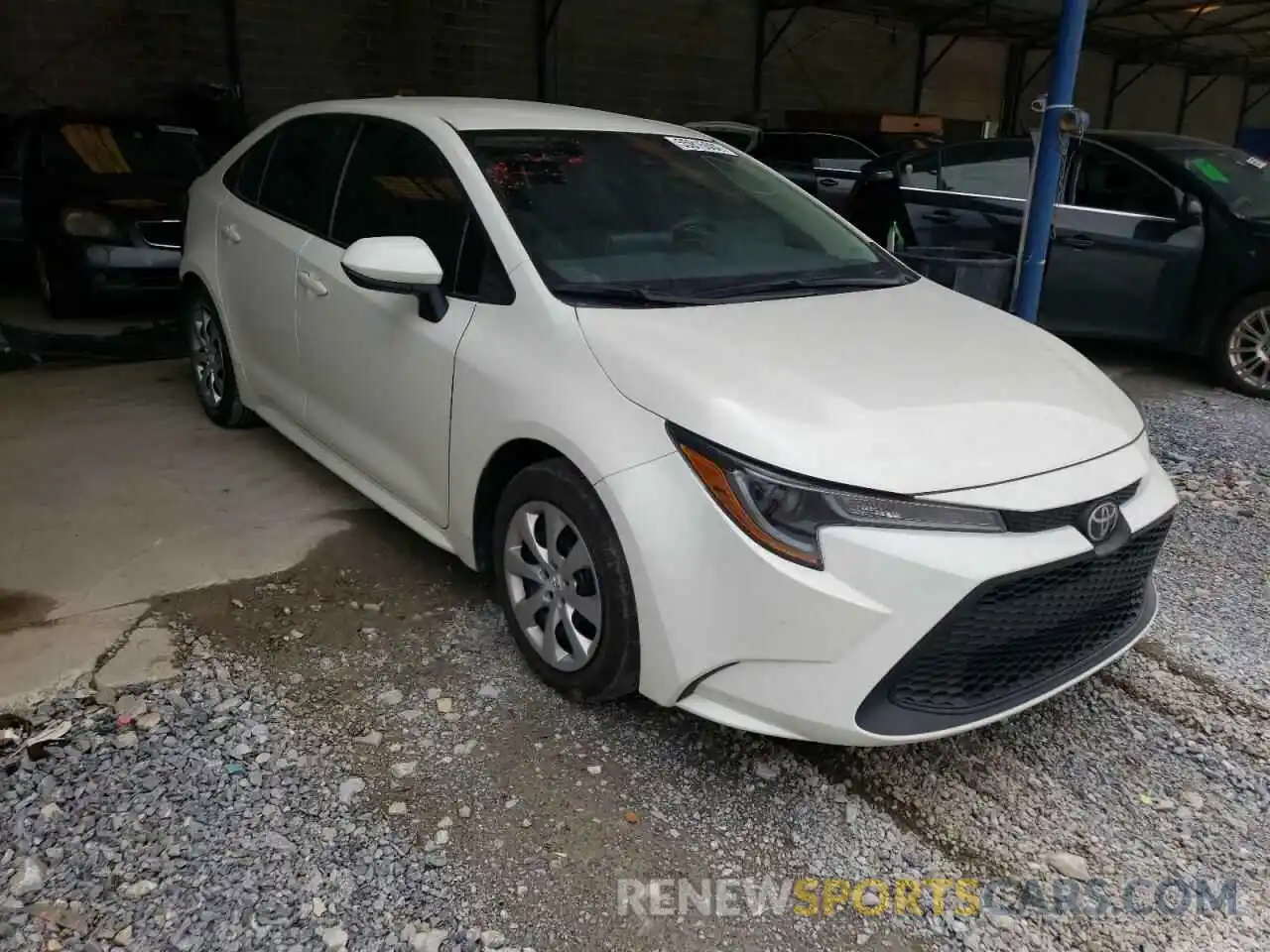 1 Photograph of a damaged car 5YFEPRAE5LP104154 TOYOTA COROLLA 2020