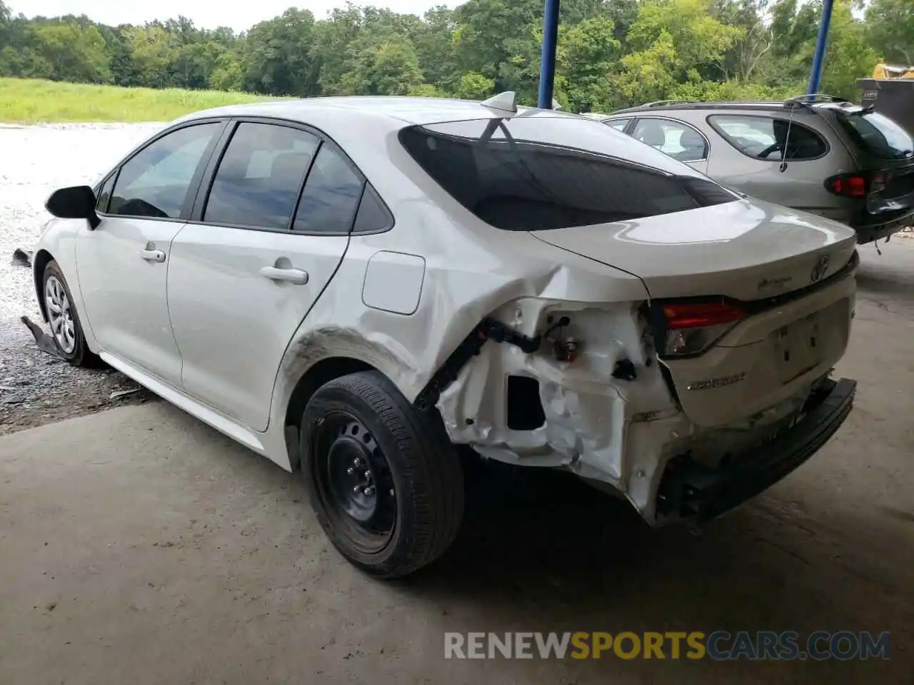 3 Photograph of a damaged car 5YFEPRAE5LP104154 TOYOTA COROLLA 2020