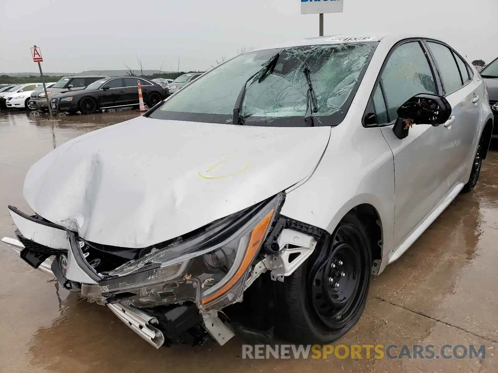 2 Photograph of a damaged car 5YFEPRAE5LP117700 TOYOTA COROLLA 2020