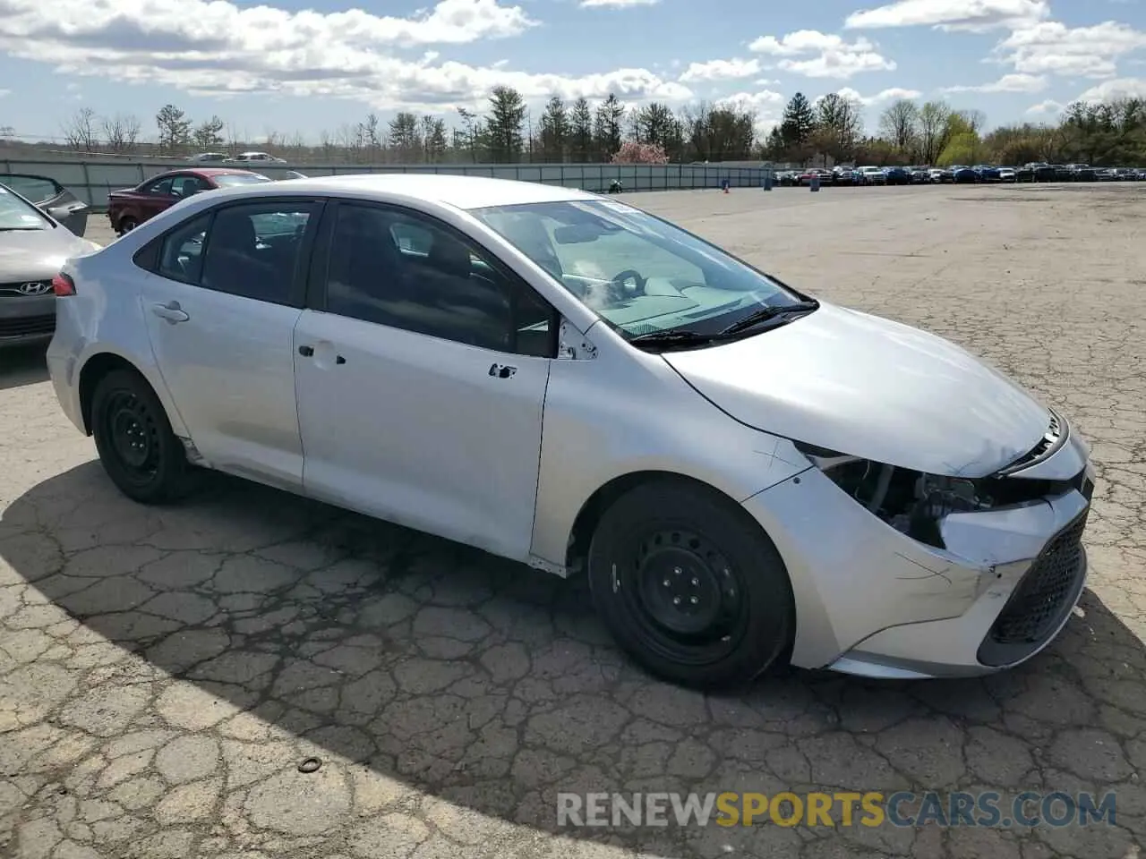 4 Photograph of a damaged car 5YFEPRAE5LP132682 TOYOTA COROLLA 2020