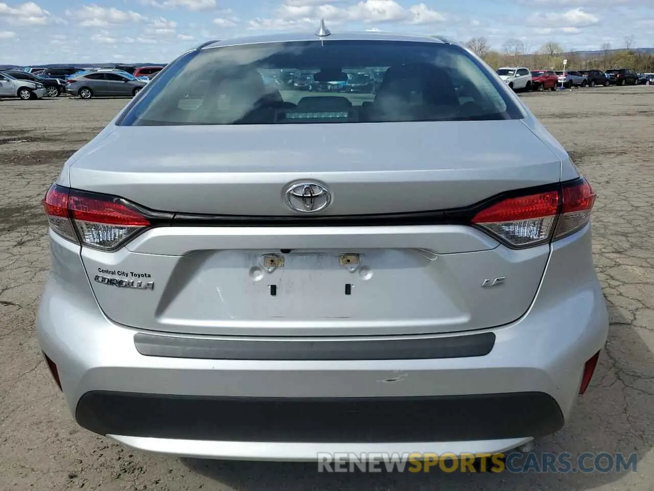 6 Photograph of a damaged car 5YFEPRAE5LP132682 TOYOTA COROLLA 2020