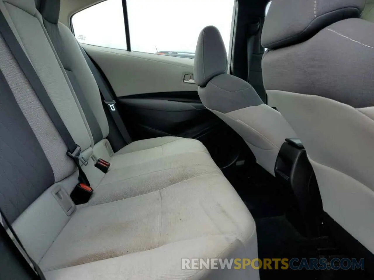 10 Photograph of a damaged car 5YFEPRAE5LP132892 TOYOTA COROLLA 2020