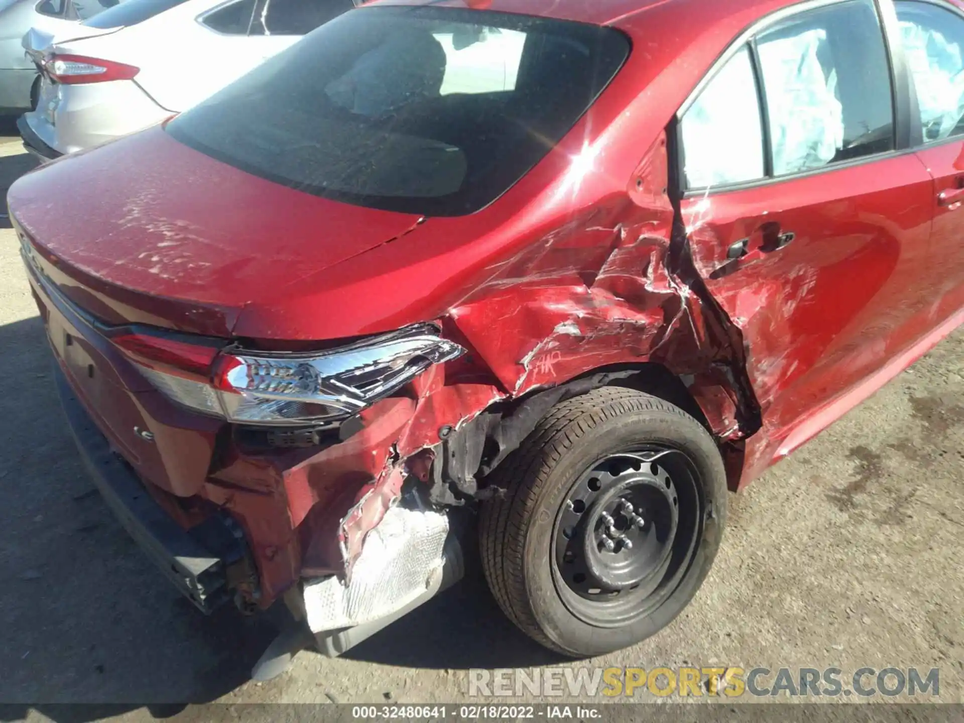 6 Photograph of a damaged car 5YFEPRAE5LP135453 TOYOTA COROLLA 2020