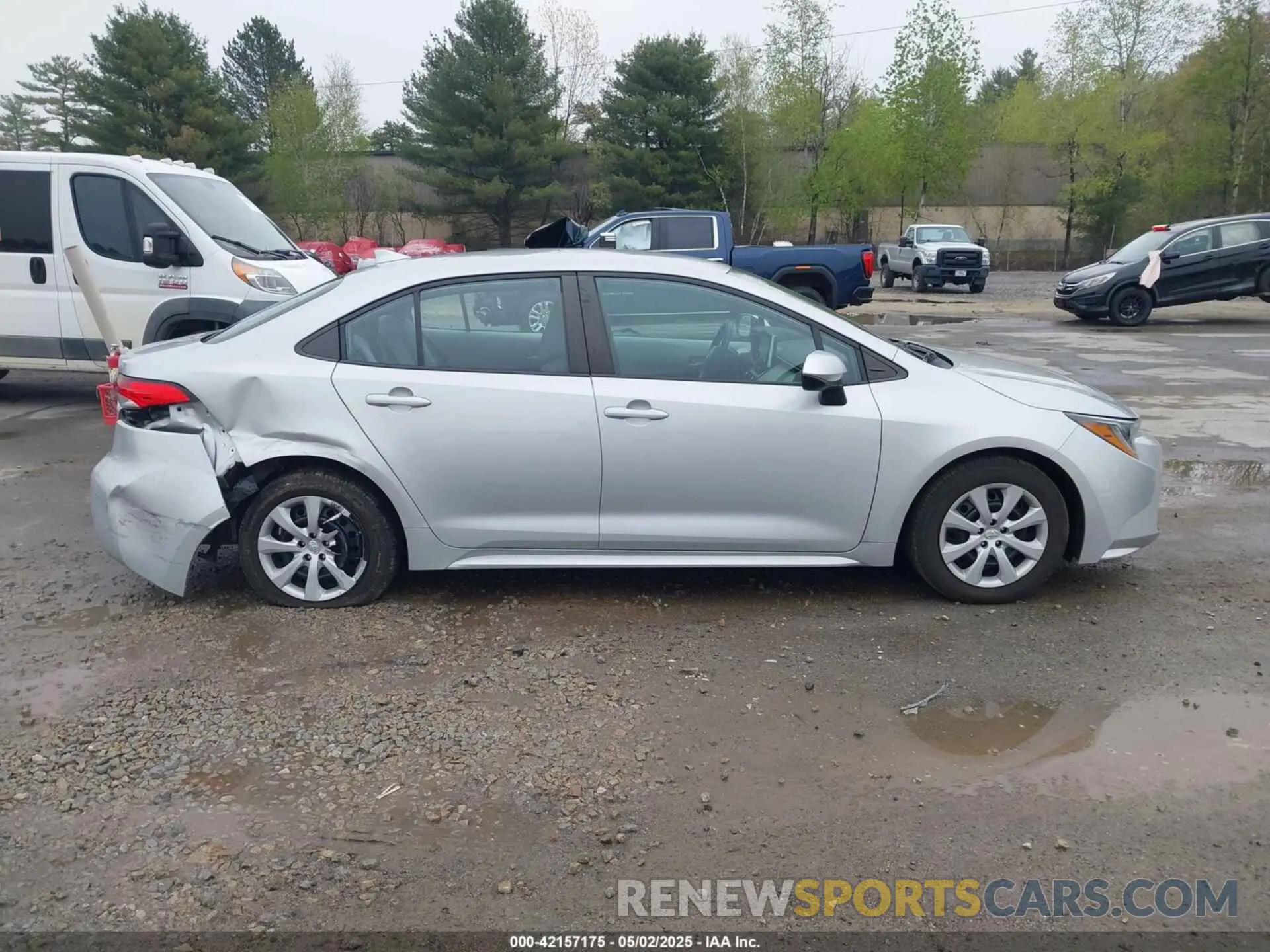 12 Photograph of a damaged car 5YFEPRAE5LP136375 TOYOTA COROLLA 2020
