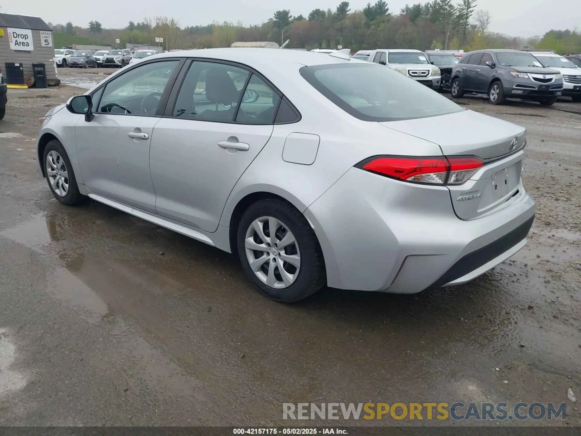 3 Photograph of a damaged car 5YFEPRAE5LP136375 TOYOTA COROLLA 2020